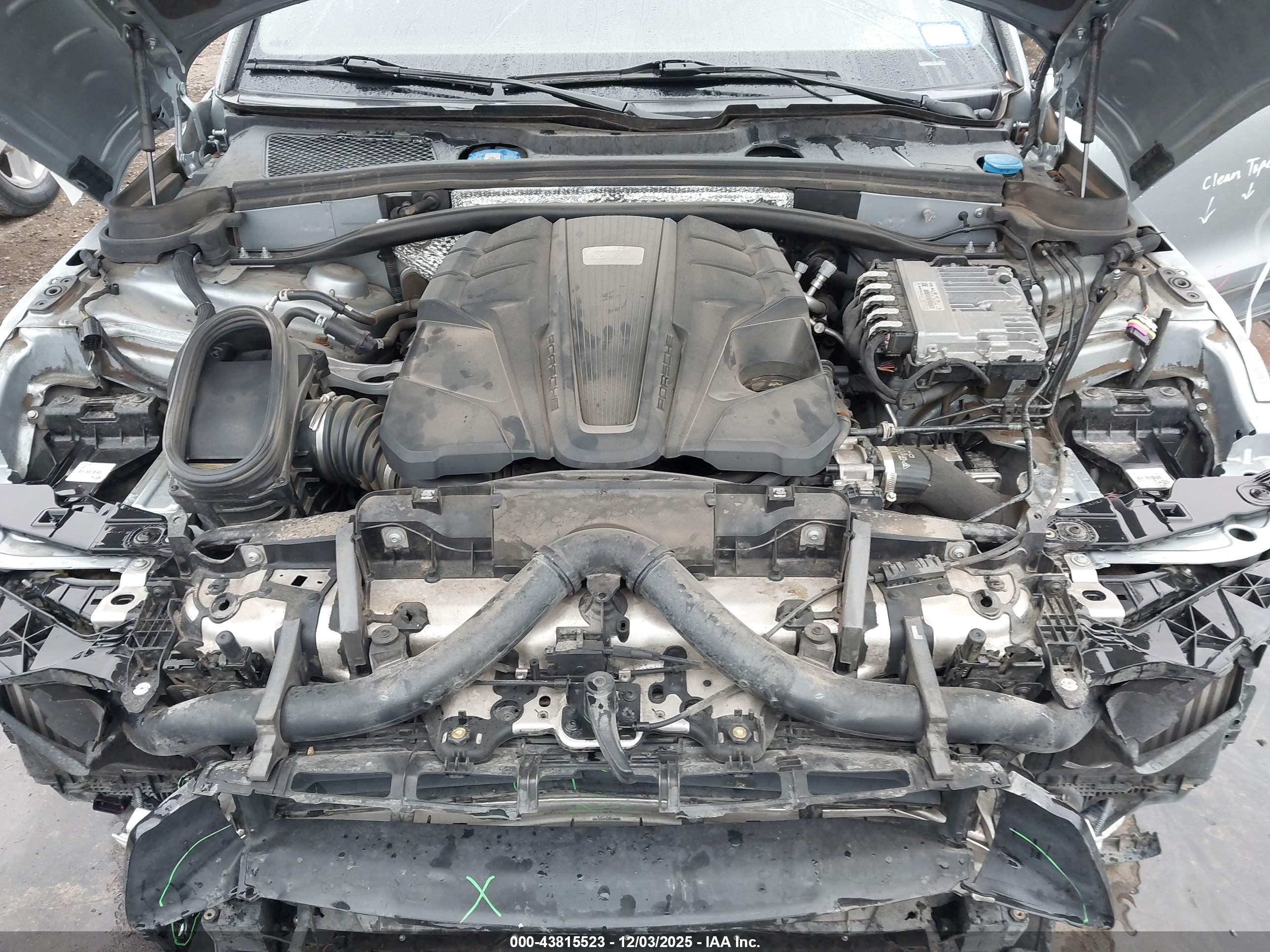 PORSCHE MACAN image 10