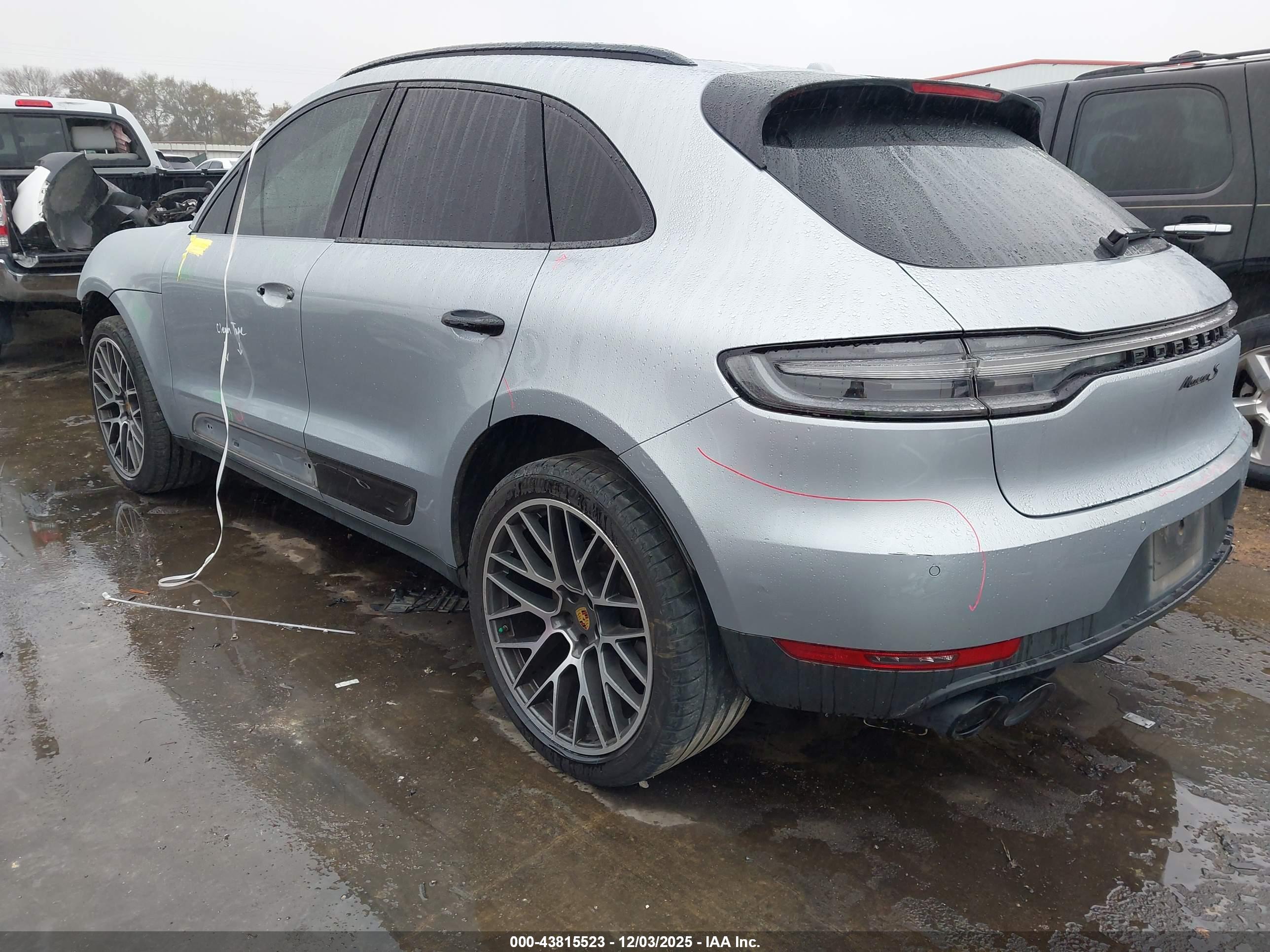 PORSCHE MACAN image 3