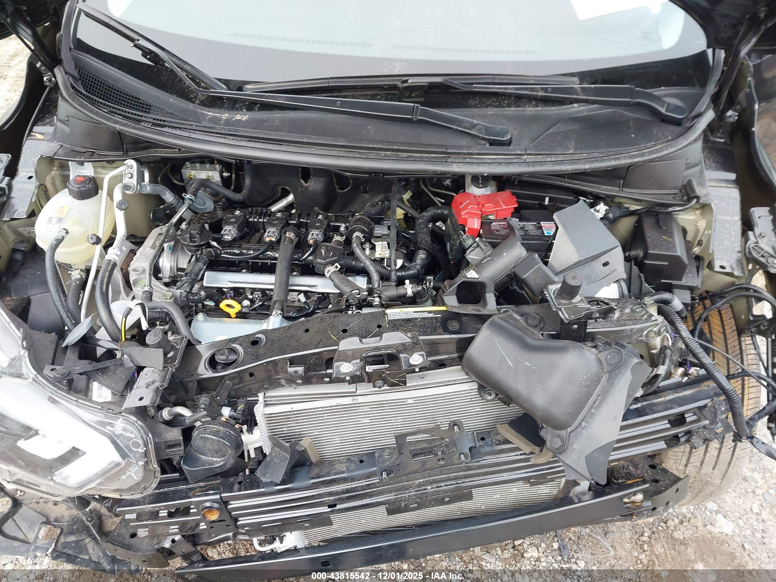 NISSAN VERSA image 10
