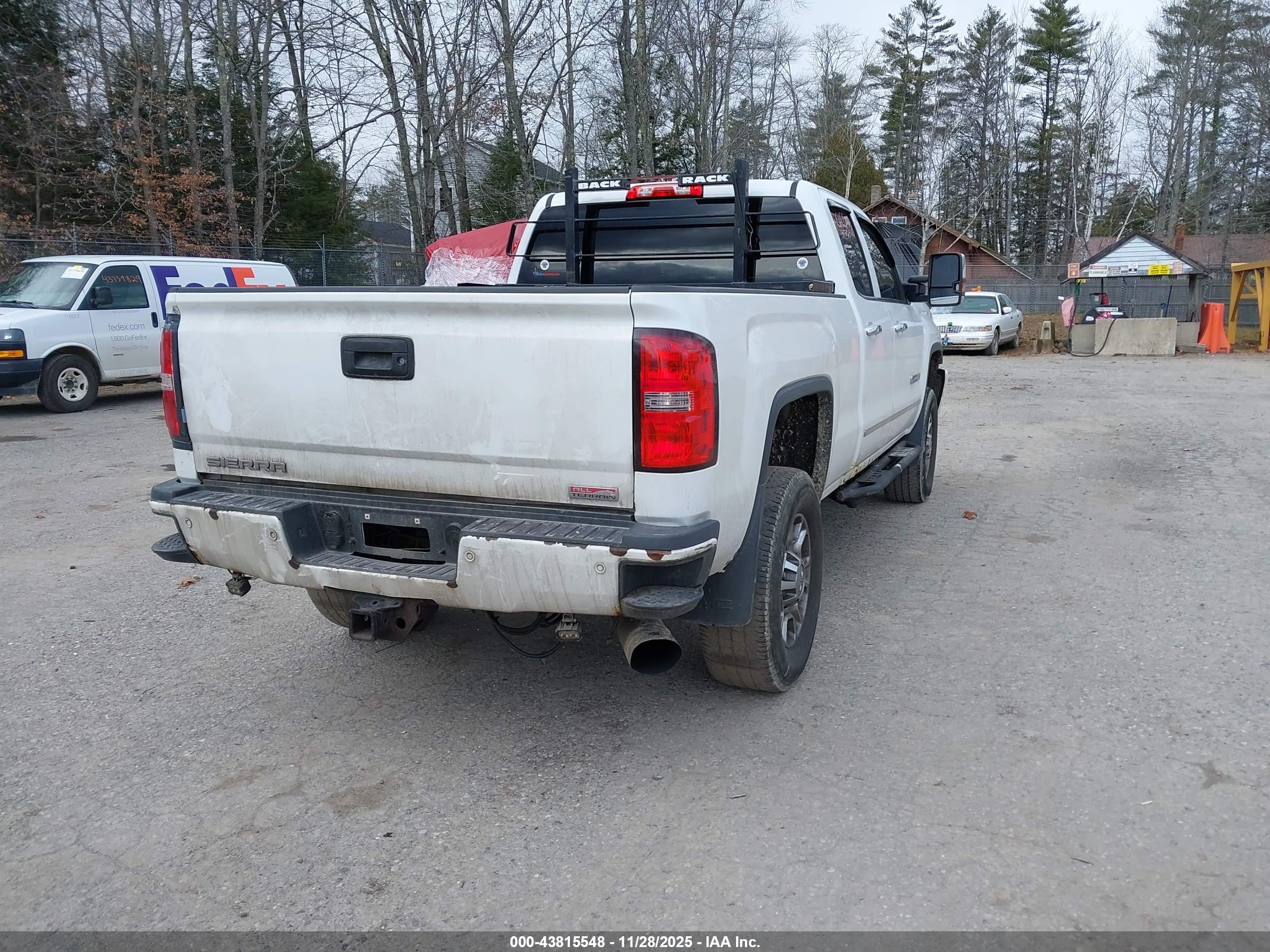 GMC SIERRA image 4
