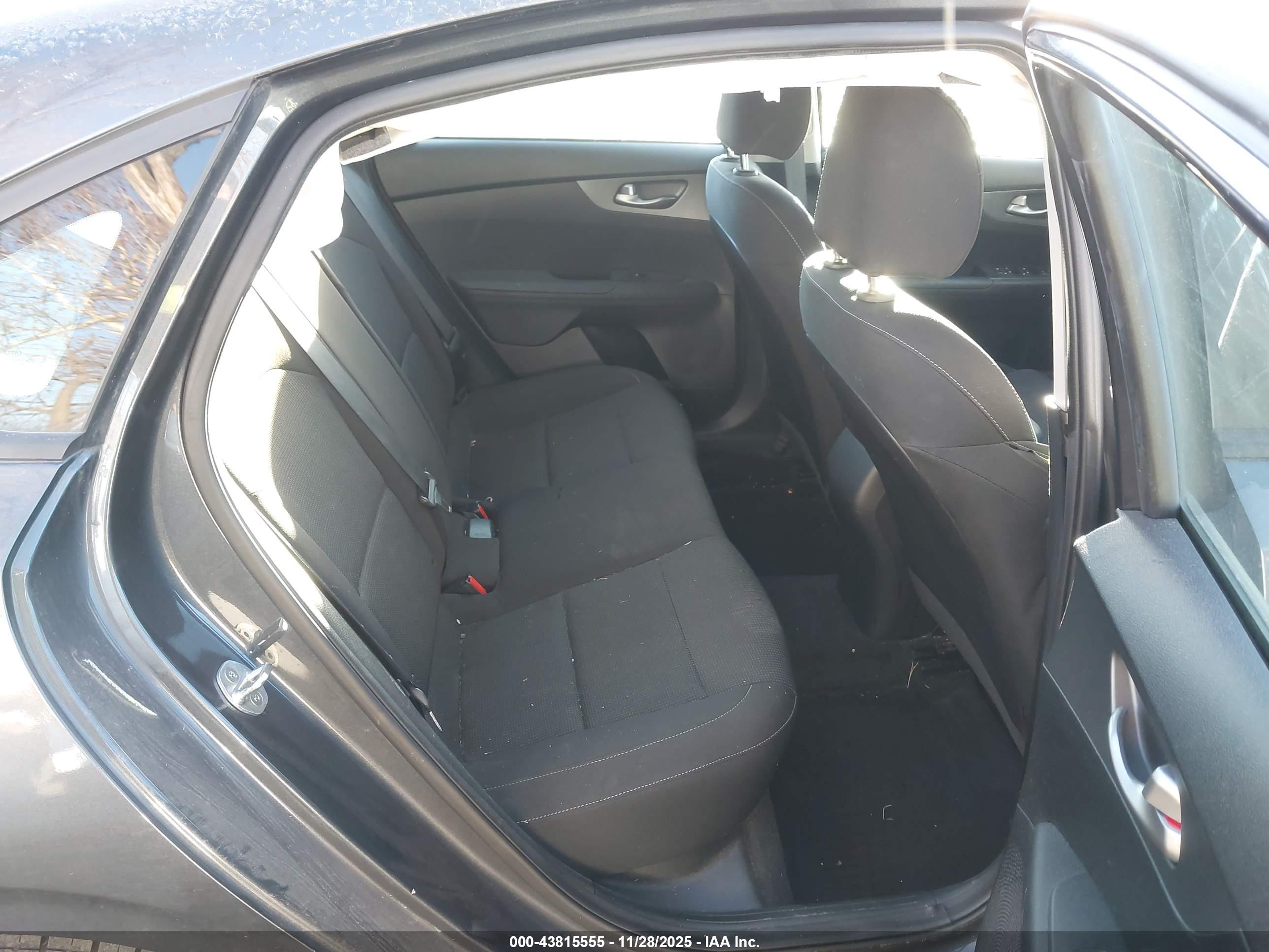KIA FORTE image 8