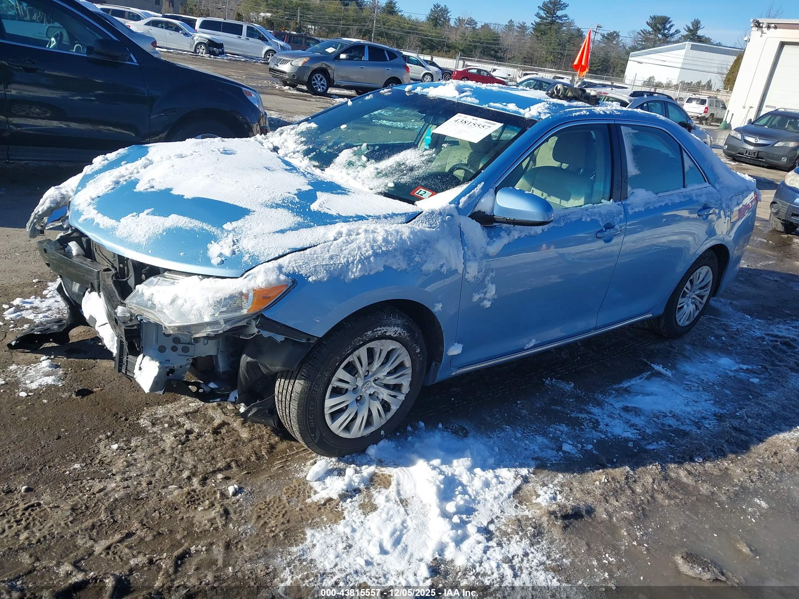TOYOTA CAMRY image 2
