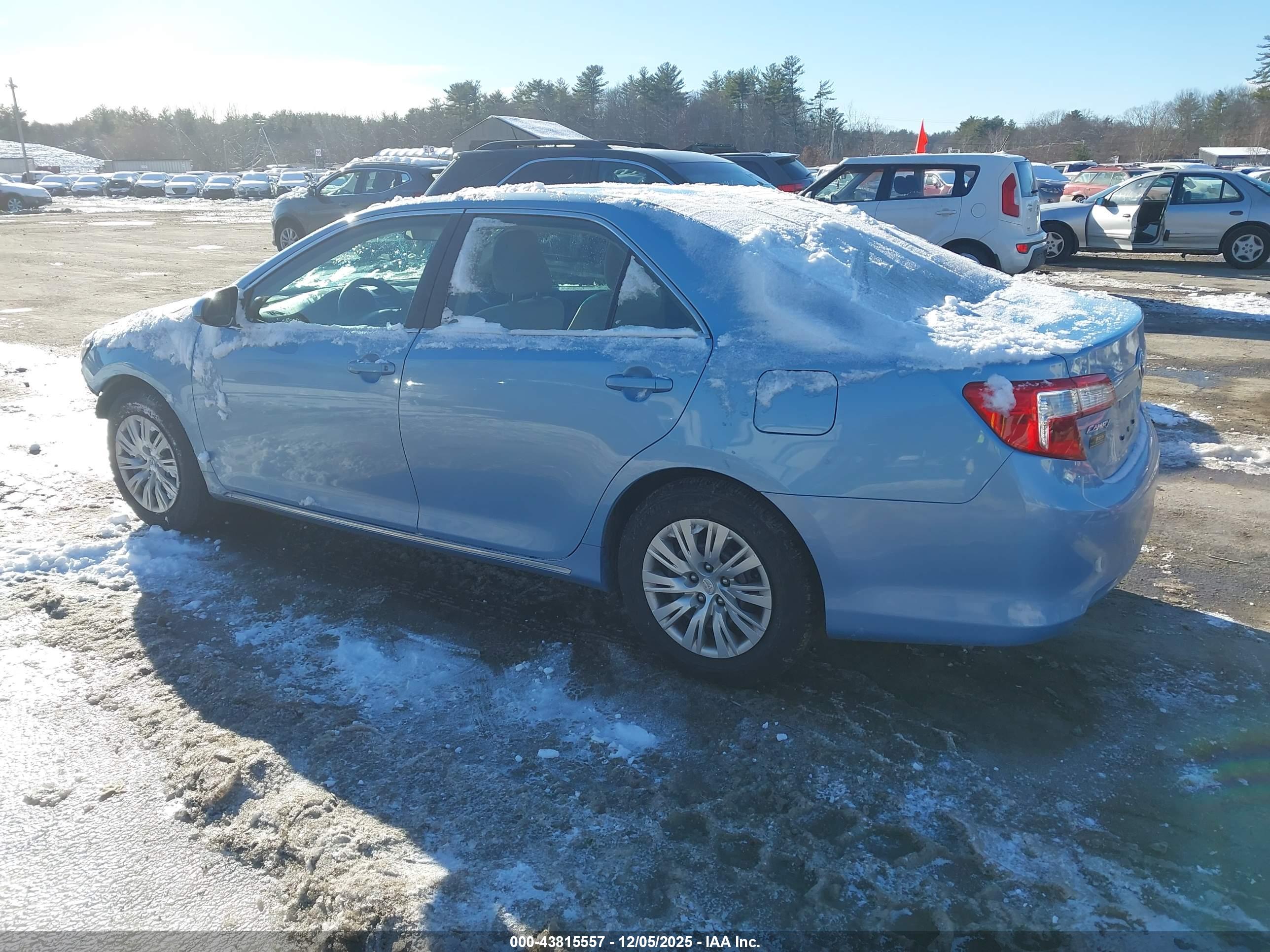 TOYOTA CAMRY image 3