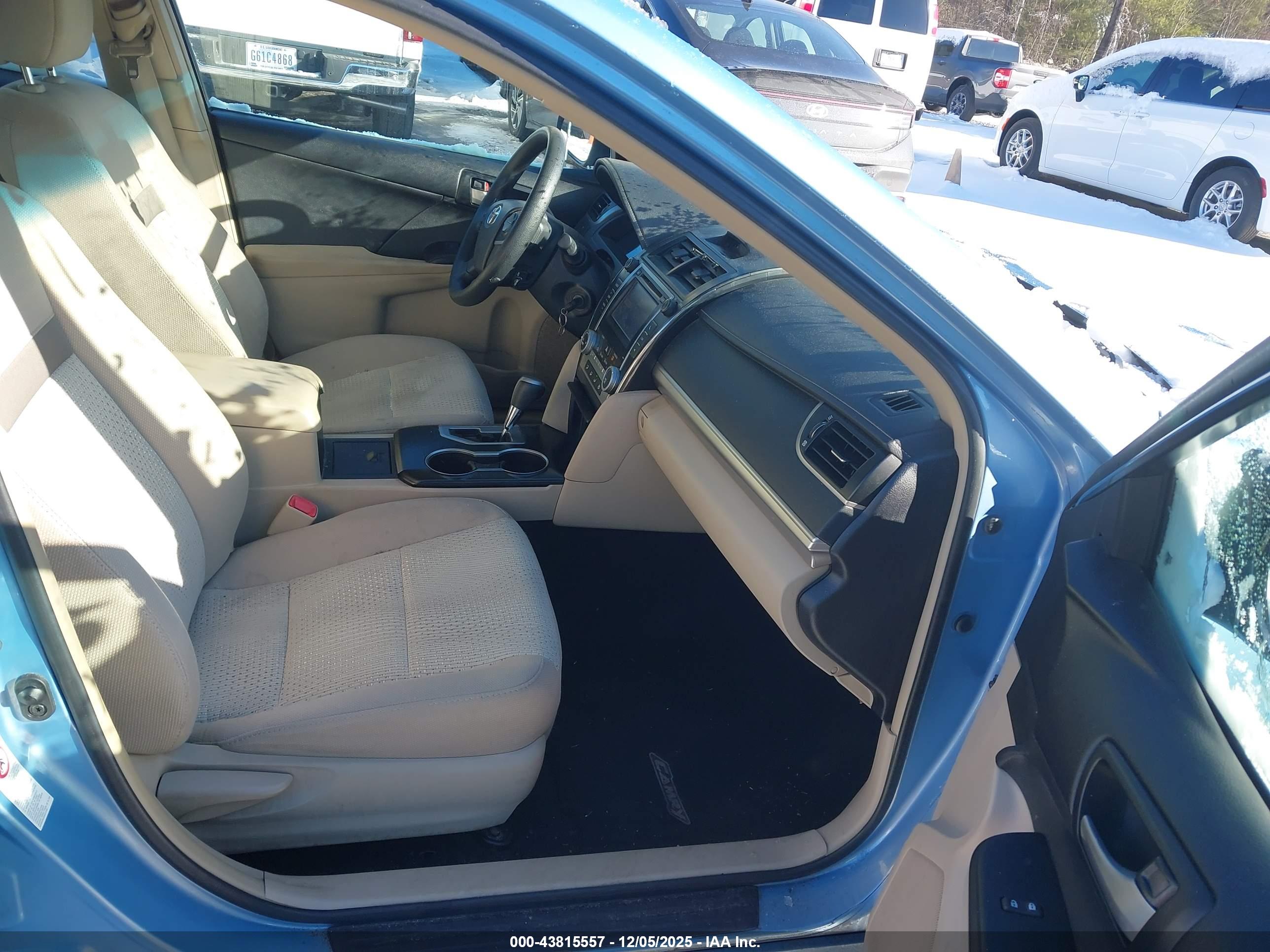 TOYOTA CAMRY image 5