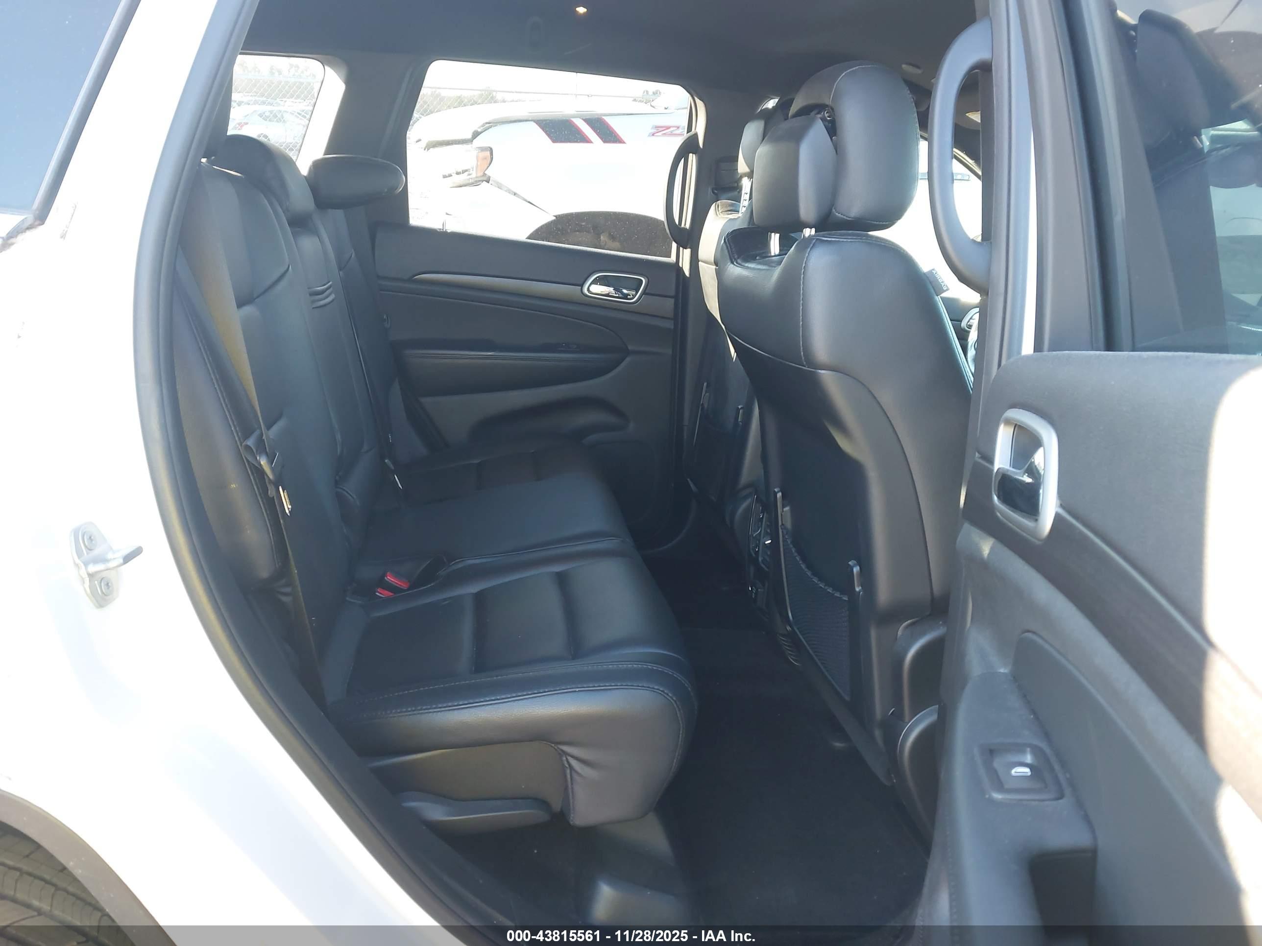 JEEP GRAND image 8