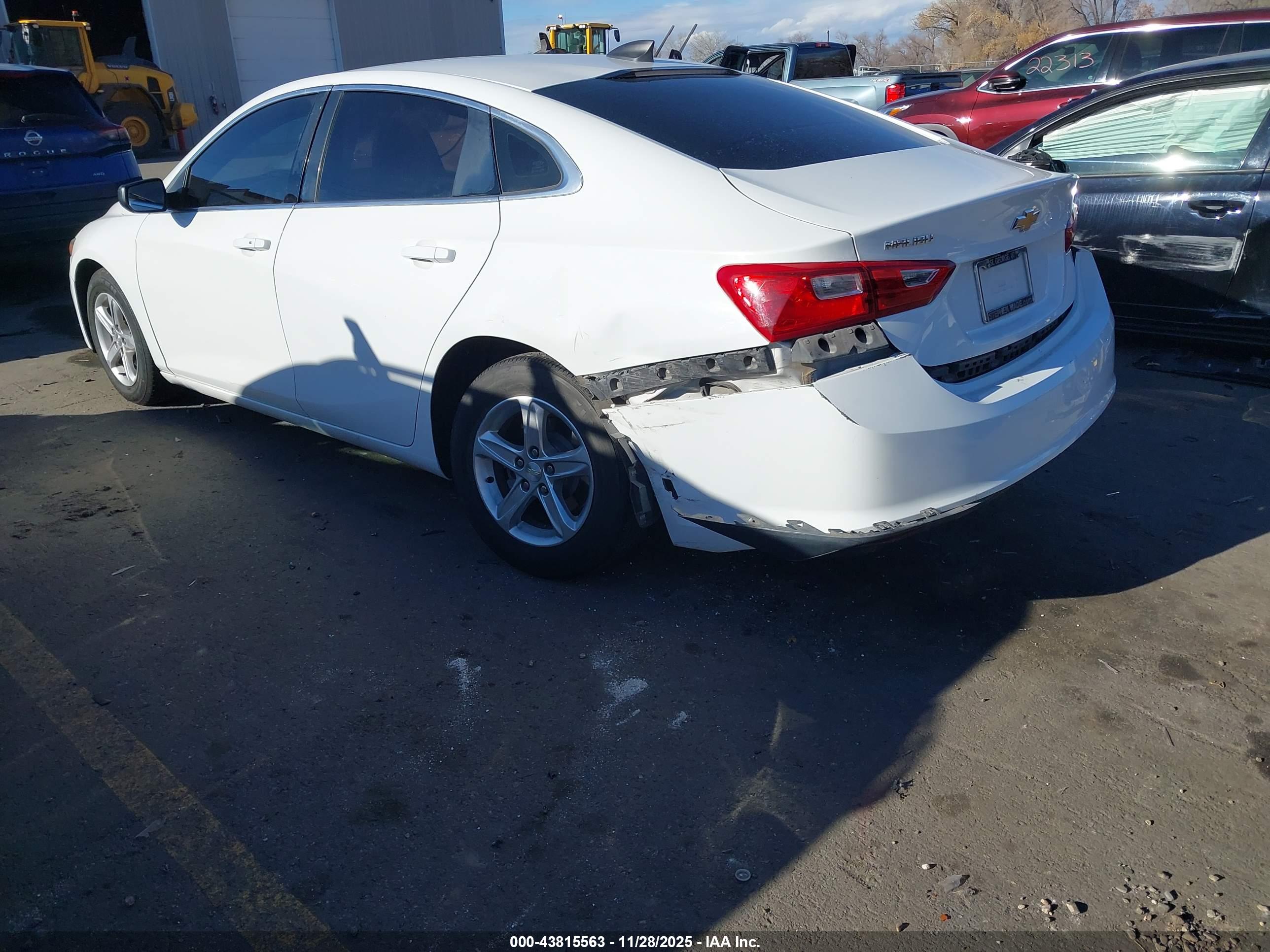 CHEVROLET MALIBU image 3