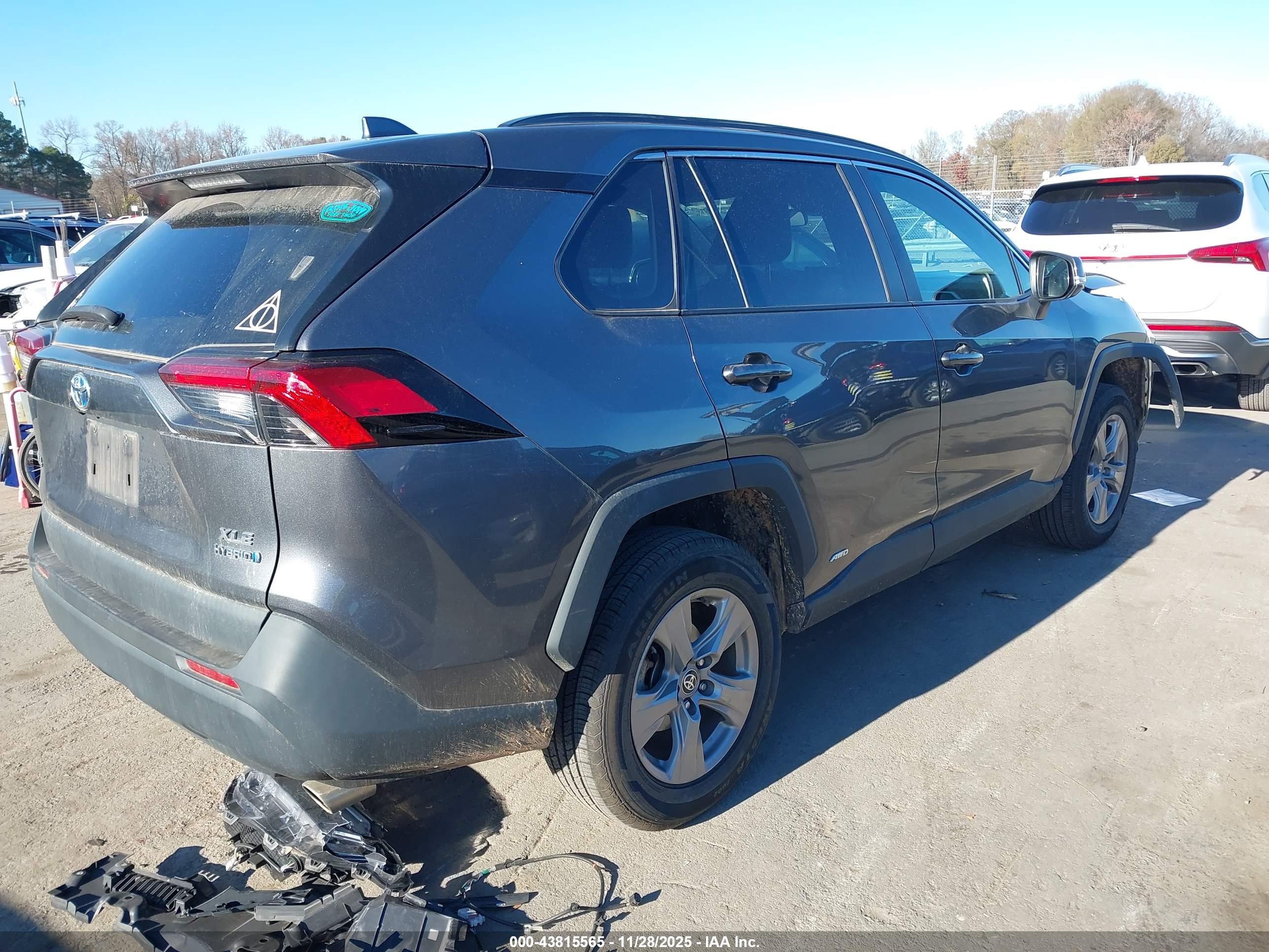 TOYOTA RAV4 image 4