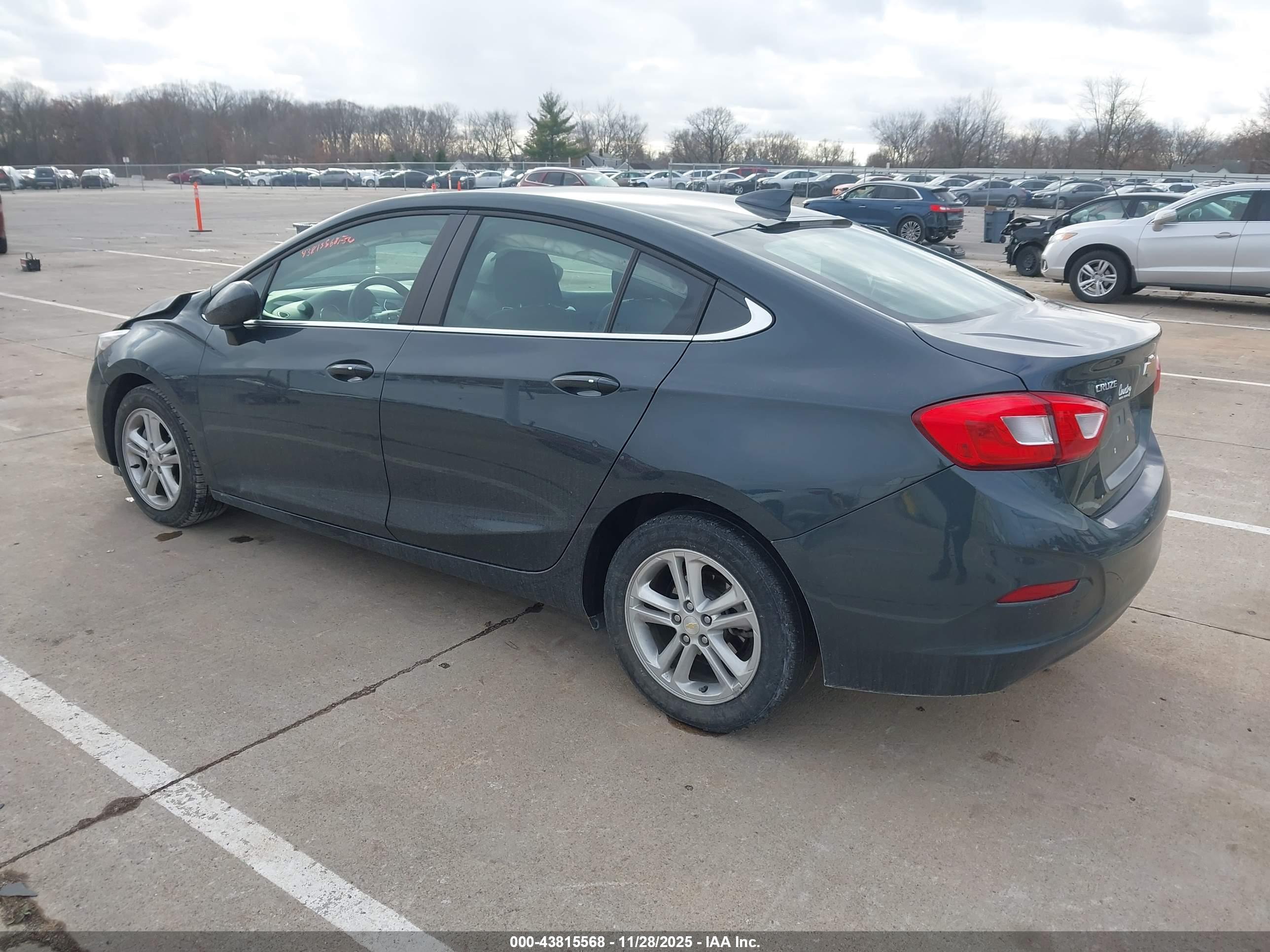 CHEVROLET CRUZE image 3