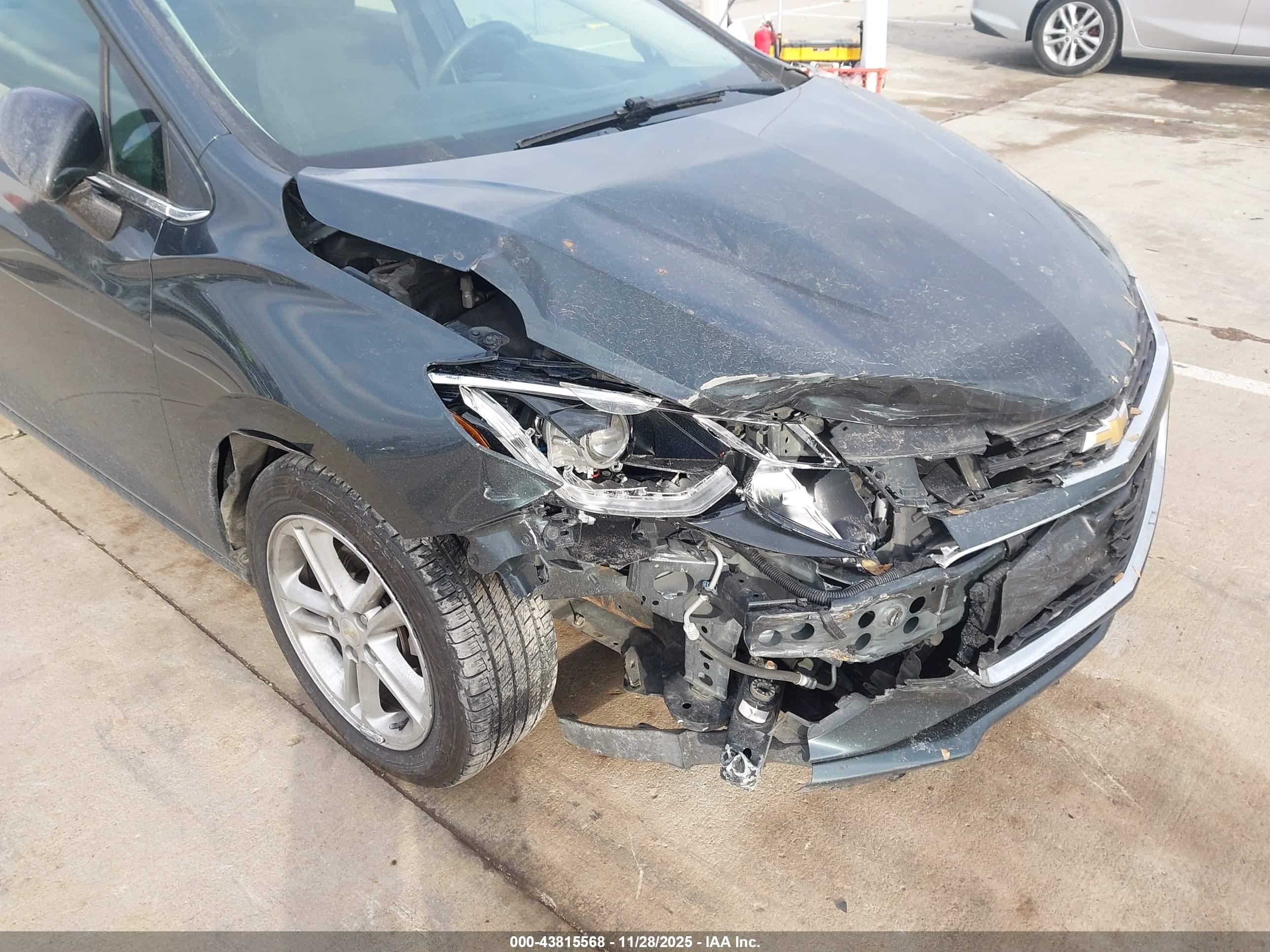 CHEVROLET CRUZE image 6