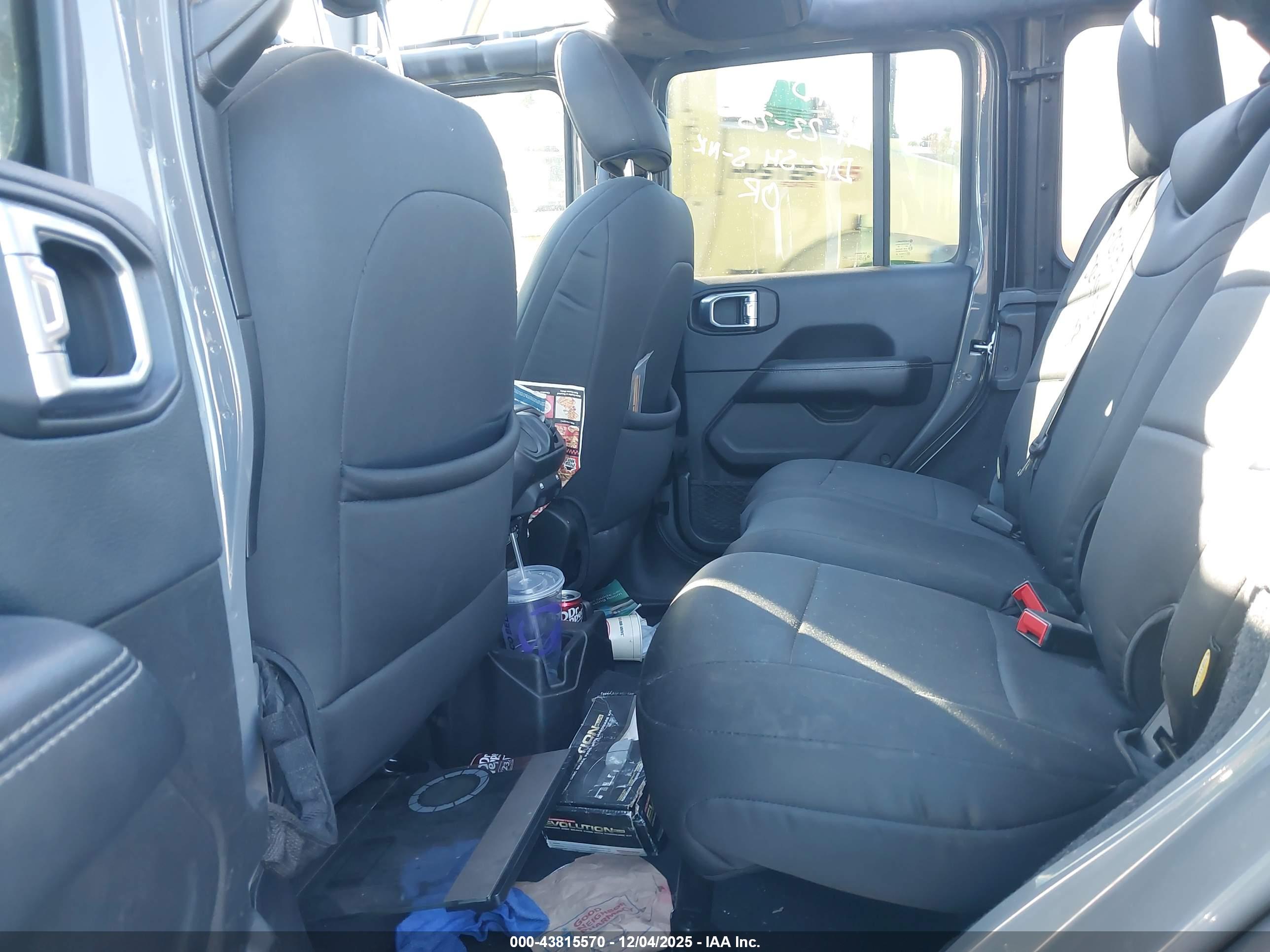 JEEP WRANGLER image 8