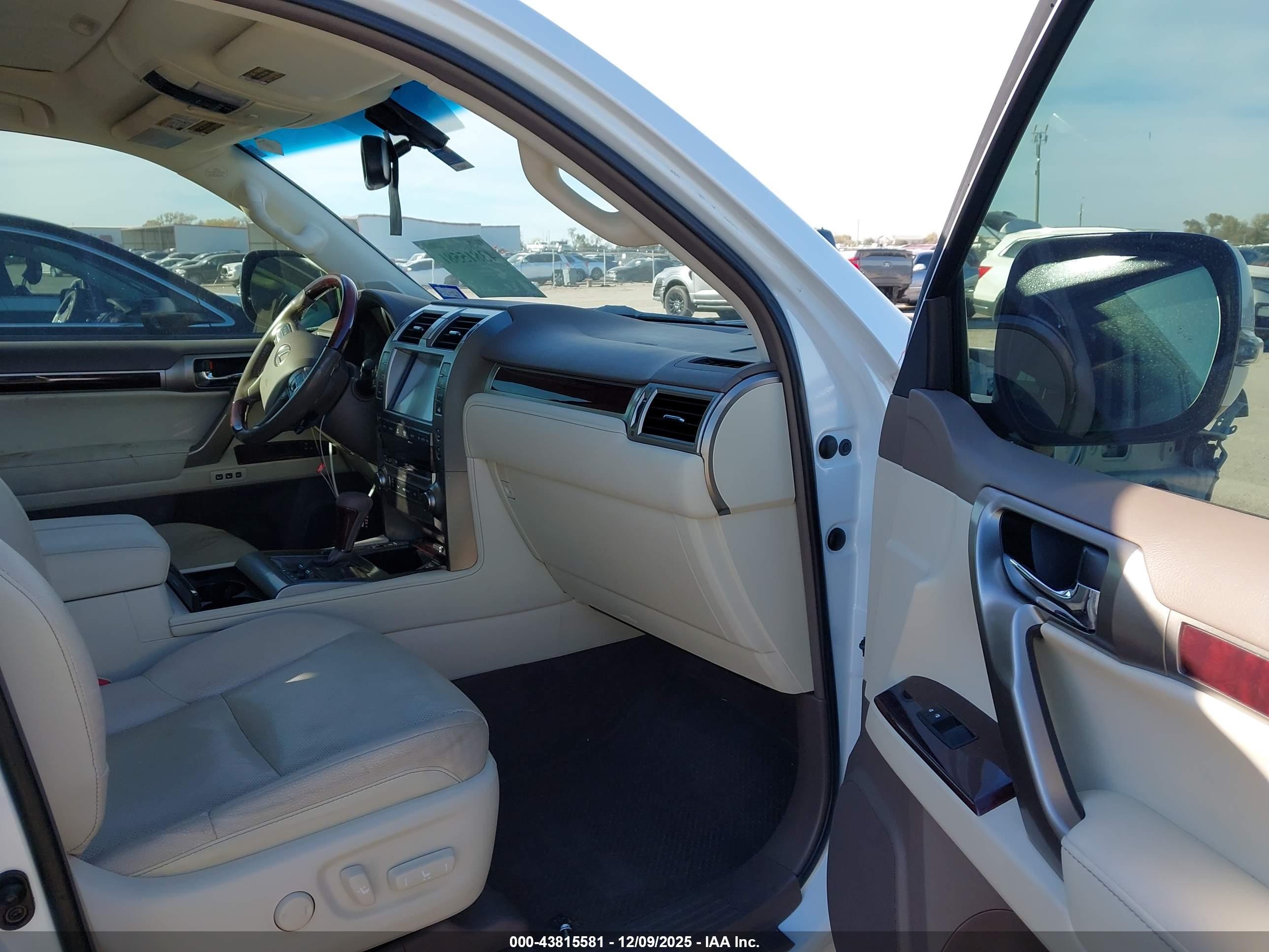 LEXUS GX image 5