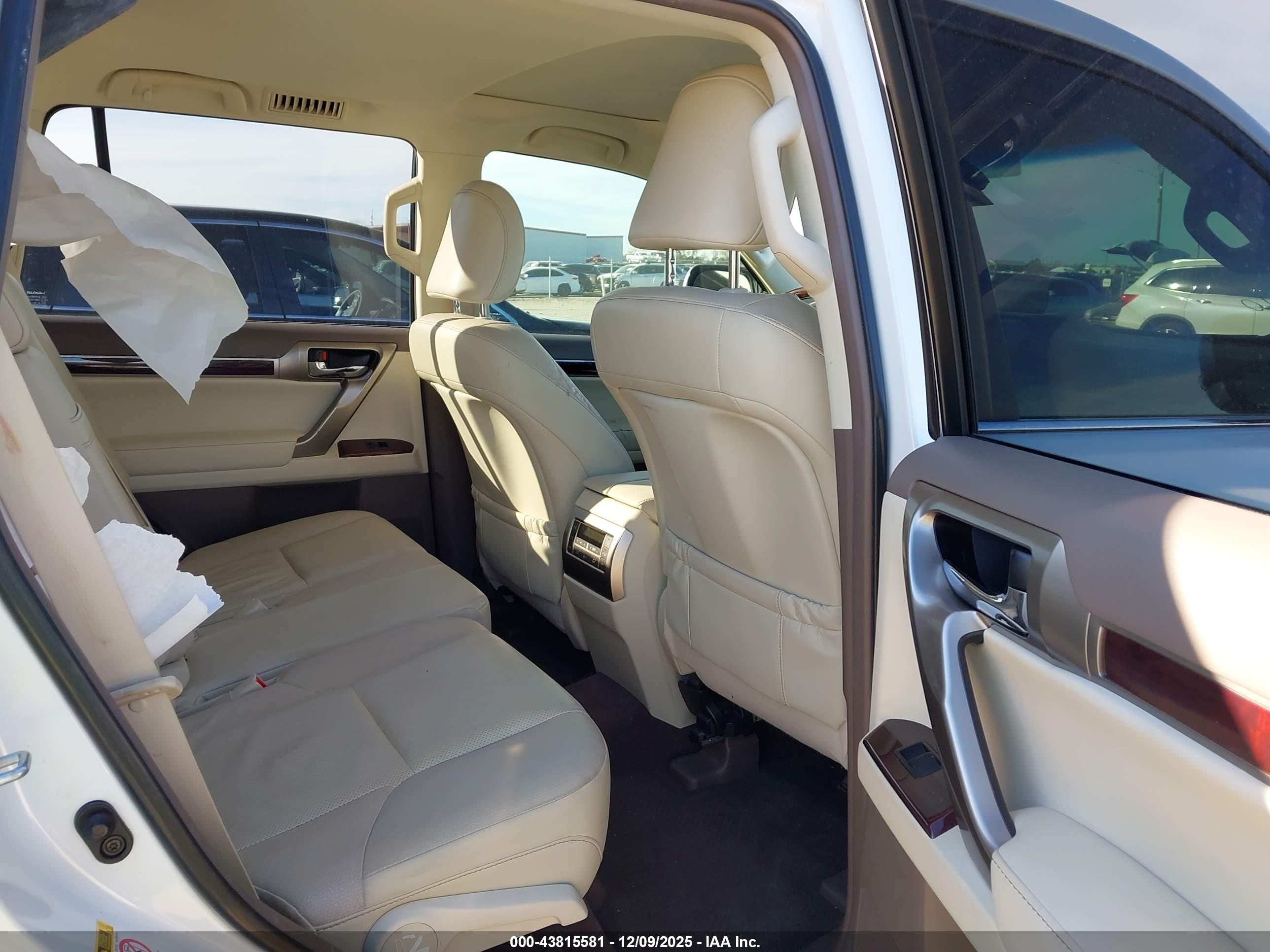 LEXUS GX image 8
