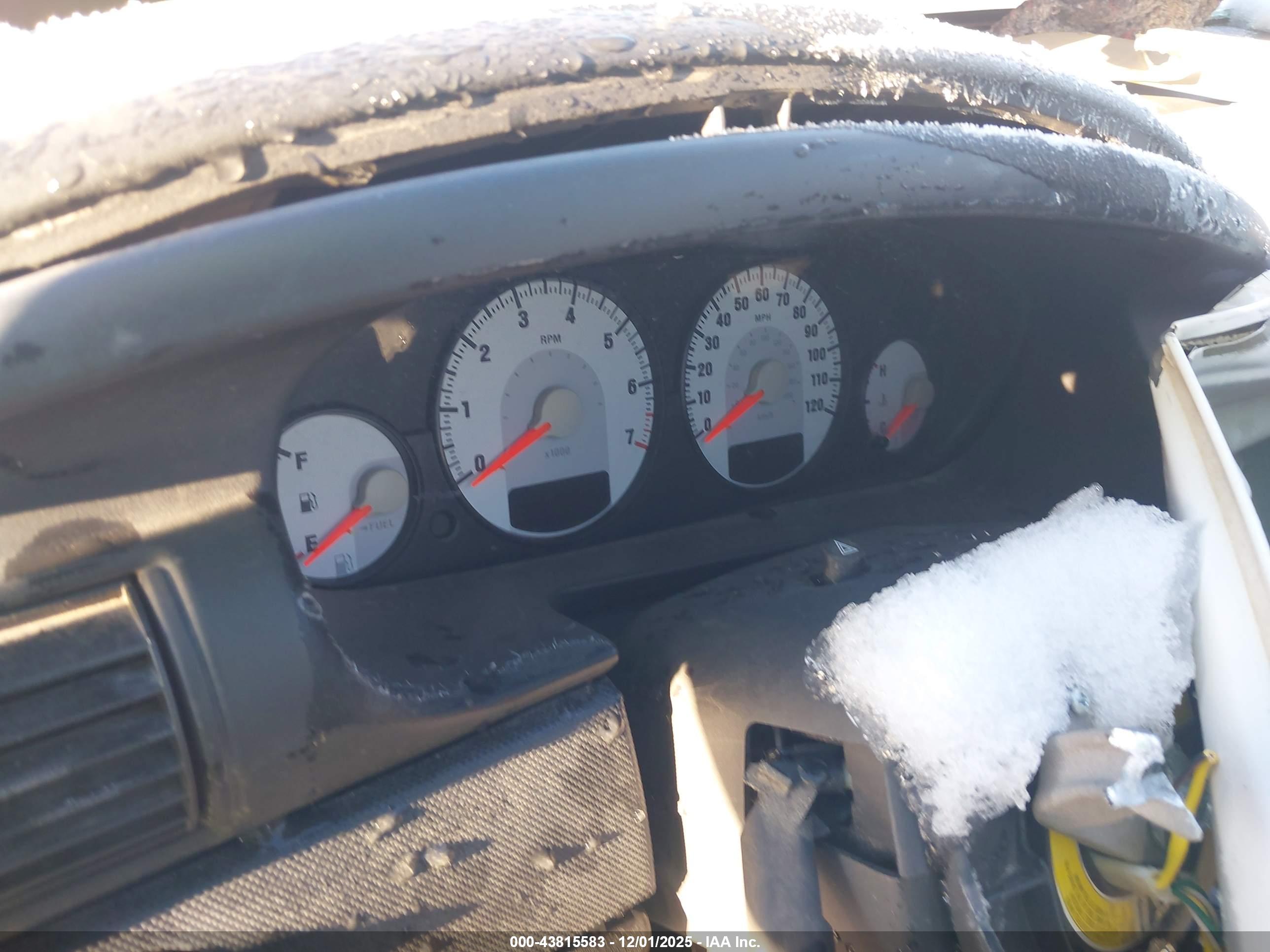 DODGE STRATUS image 7