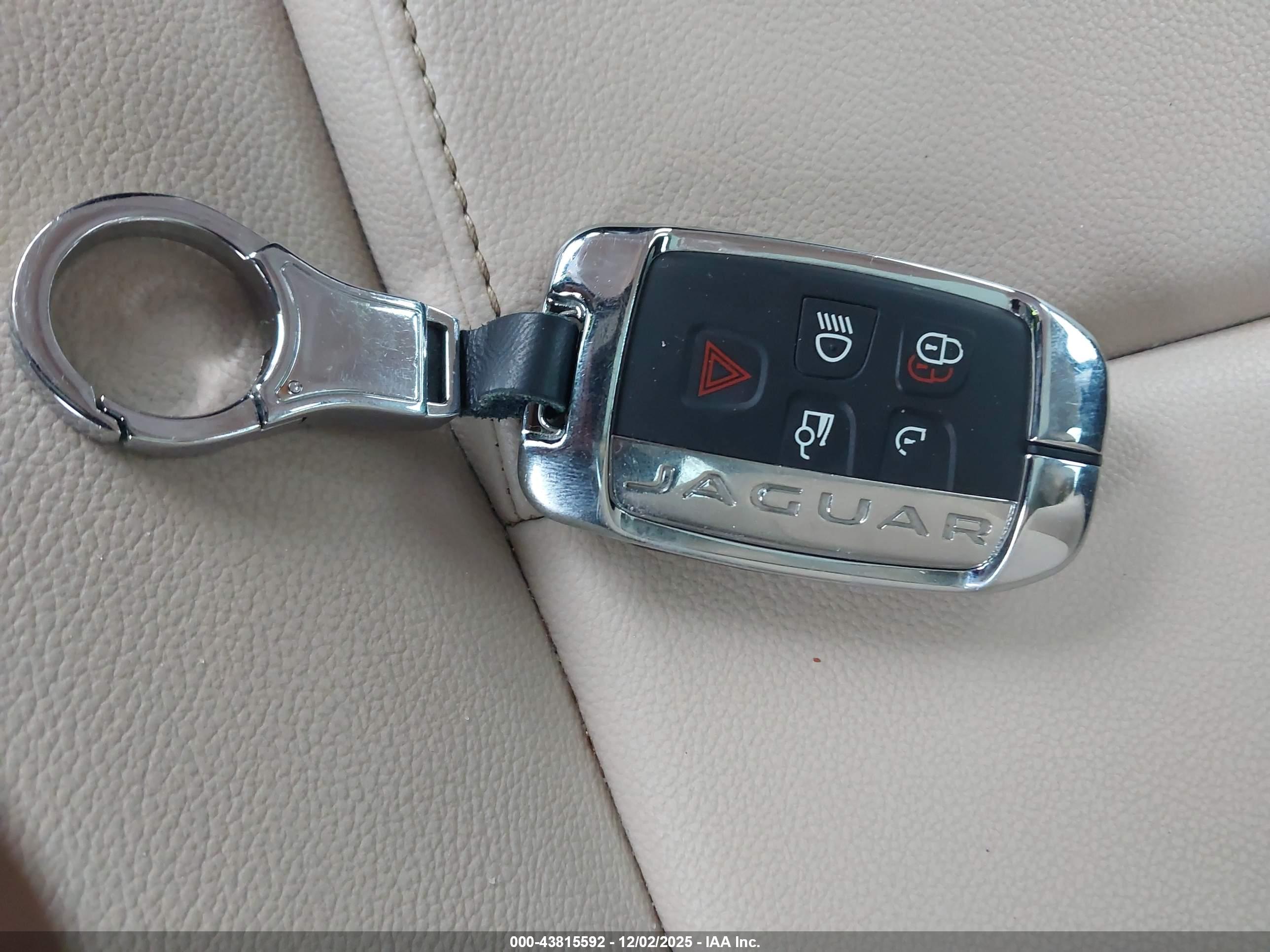 JAGUAR XE image 11