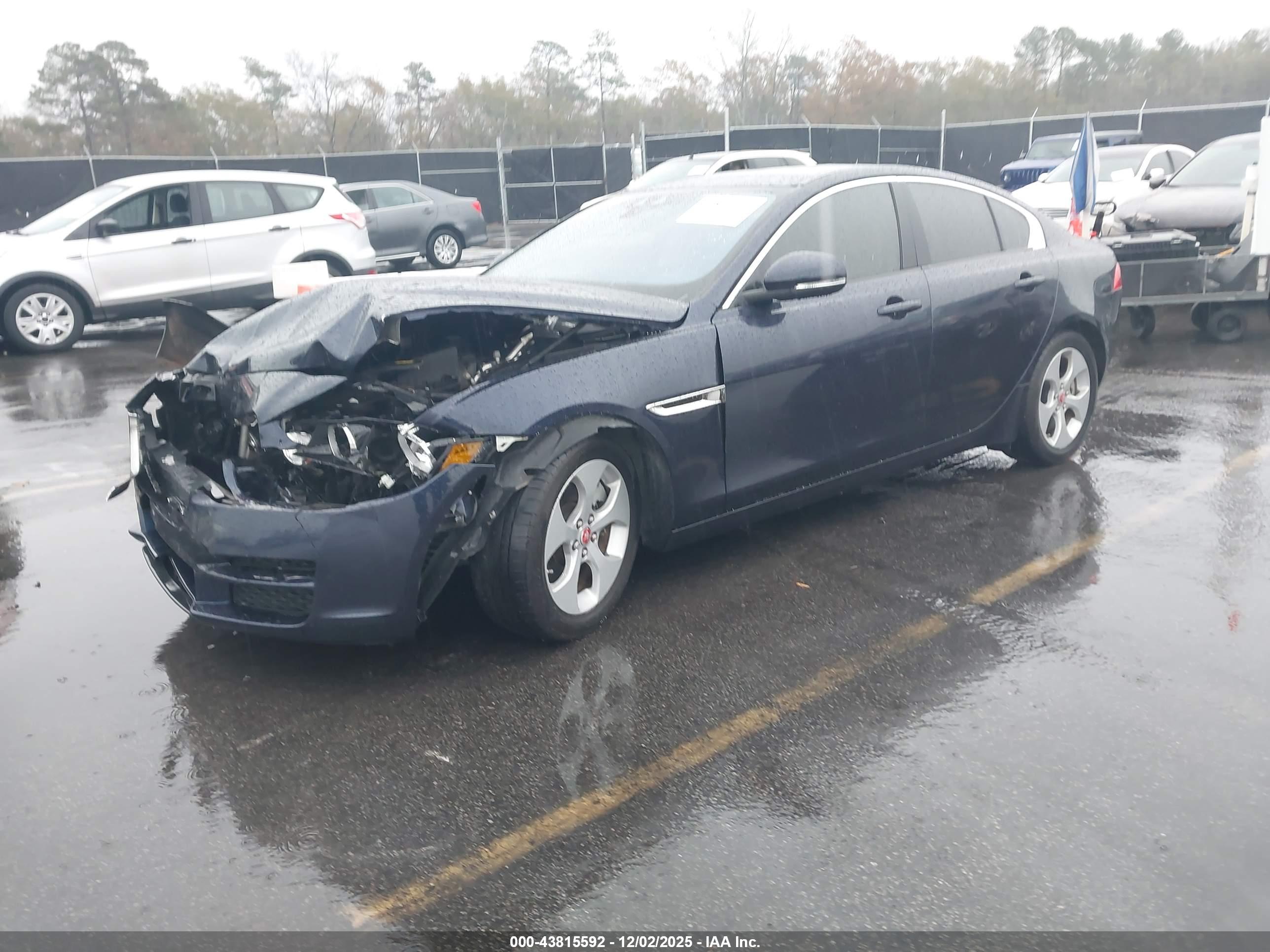 JAGUAR XE image 2