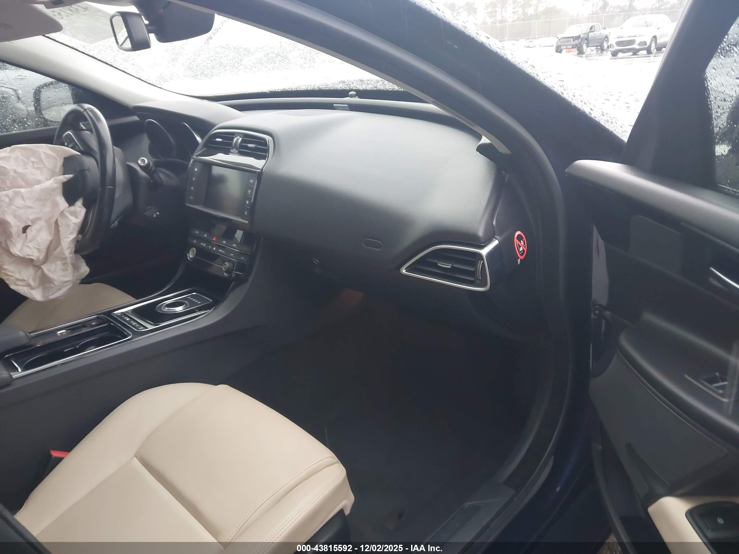 JAGUAR XE image 5
