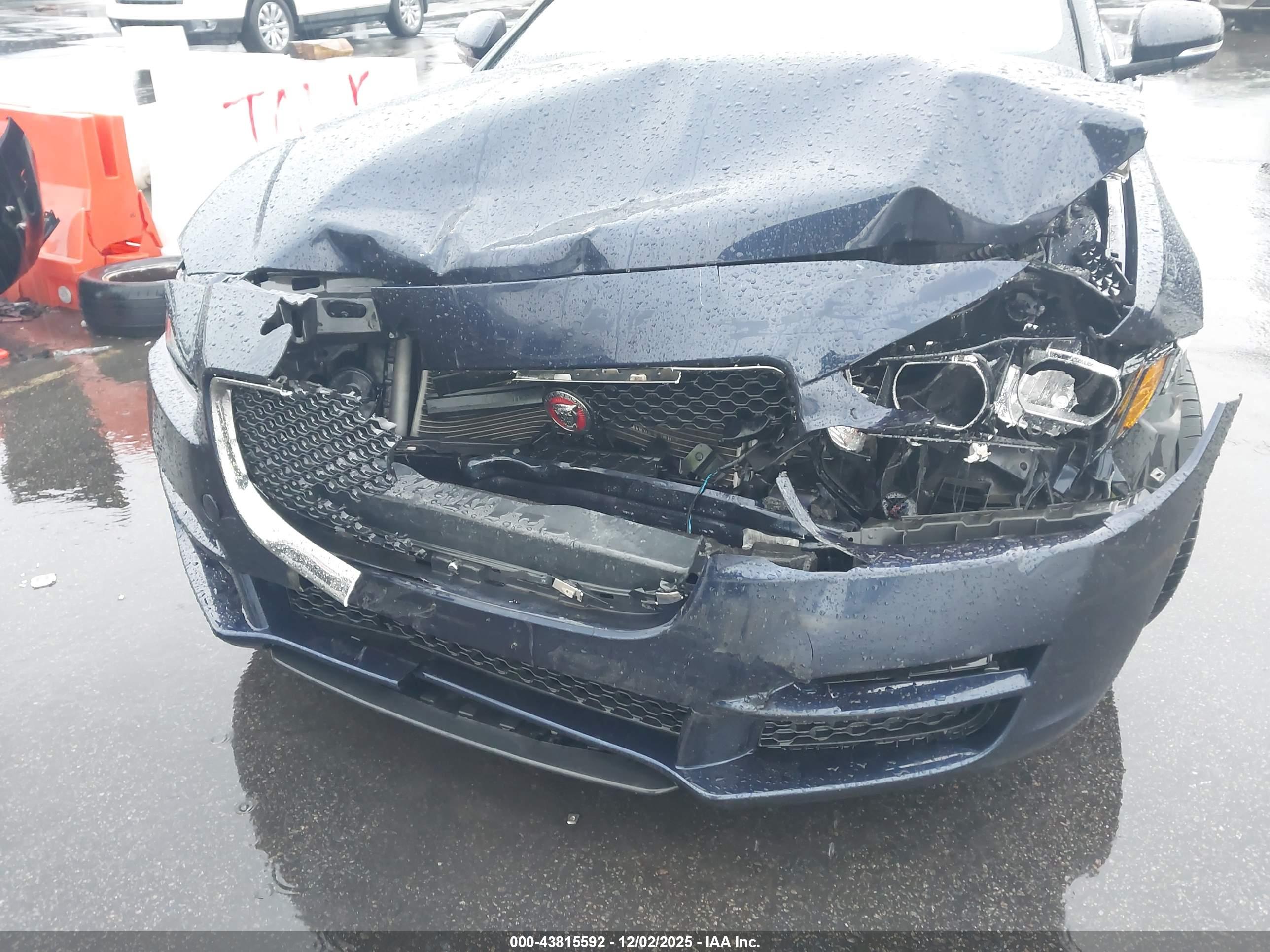 JAGUAR XE image 6