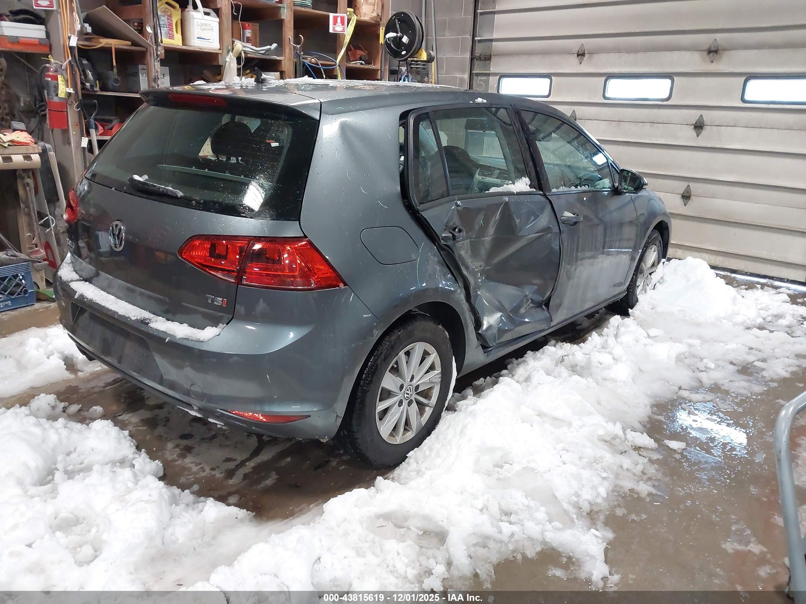 VOLKSWAGEN GOLF image 4