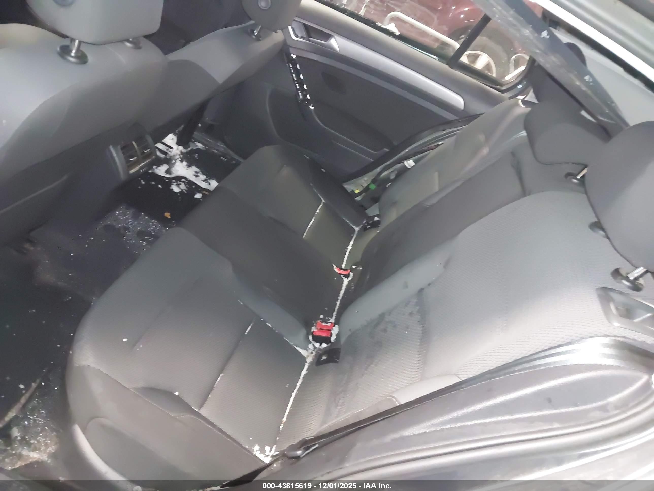 VOLKSWAGEN GOLF image 8