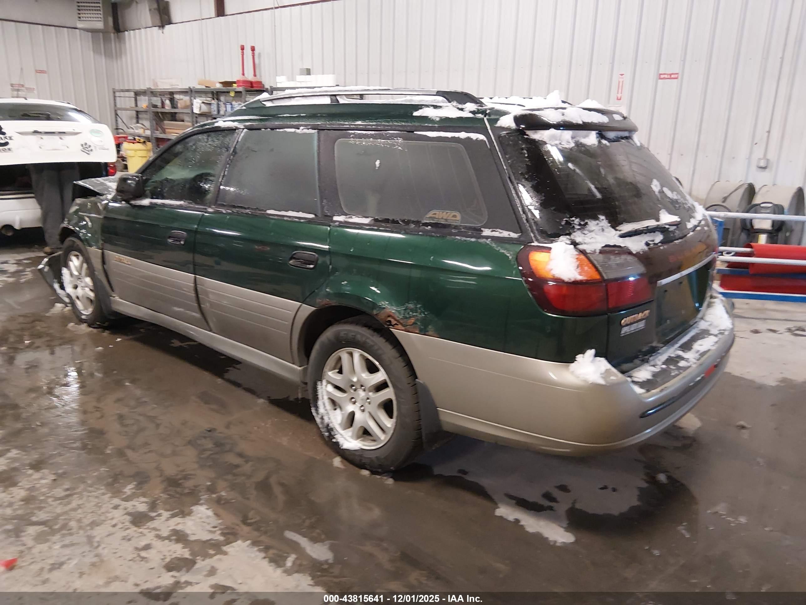 SUBARU OUTBACK image 3