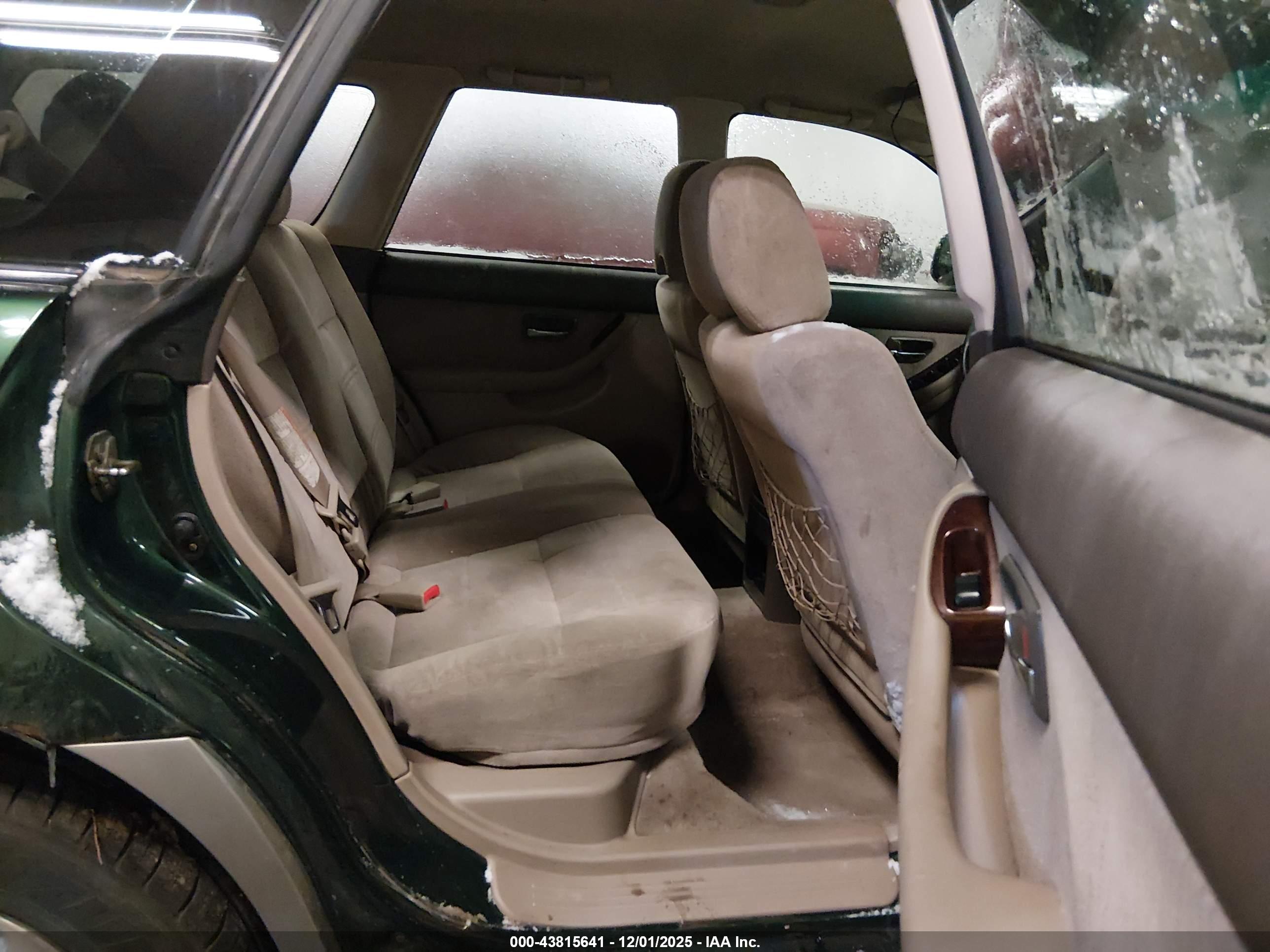 SUBARU OUTBACK image 8
