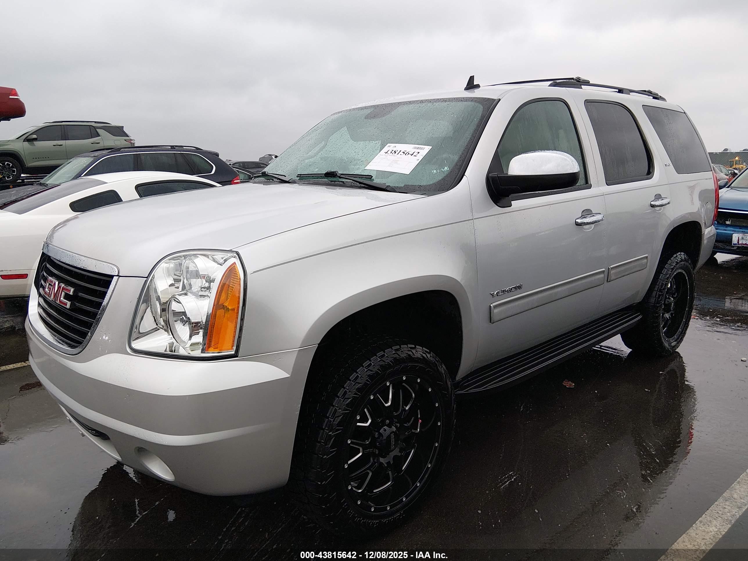 GMC YUKON image 2