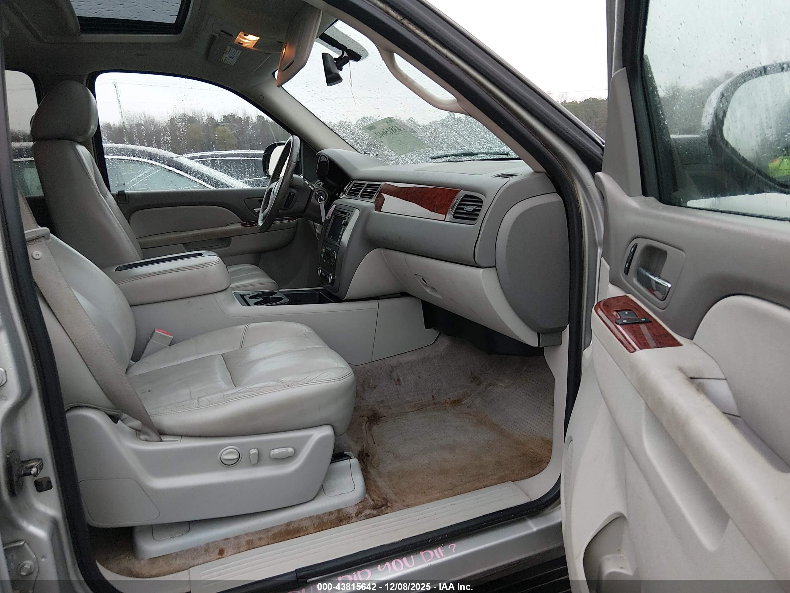 GMC YUKON image 5