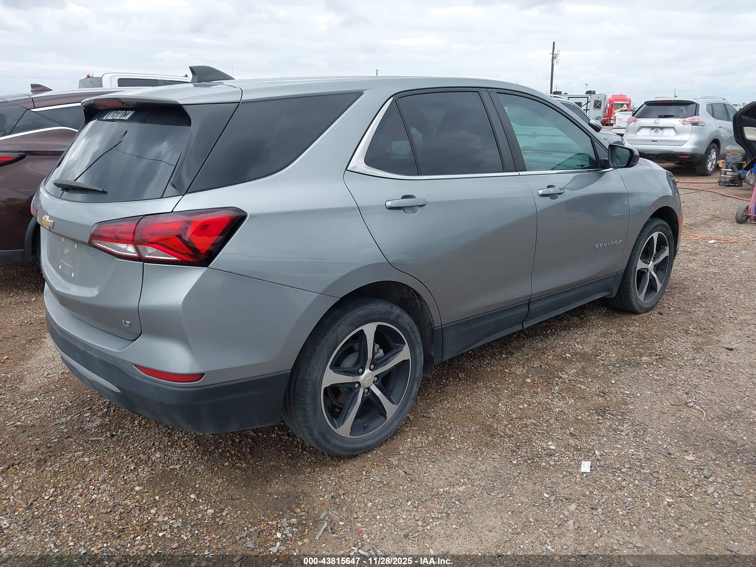 CHEVROLET EQUINOX image 4