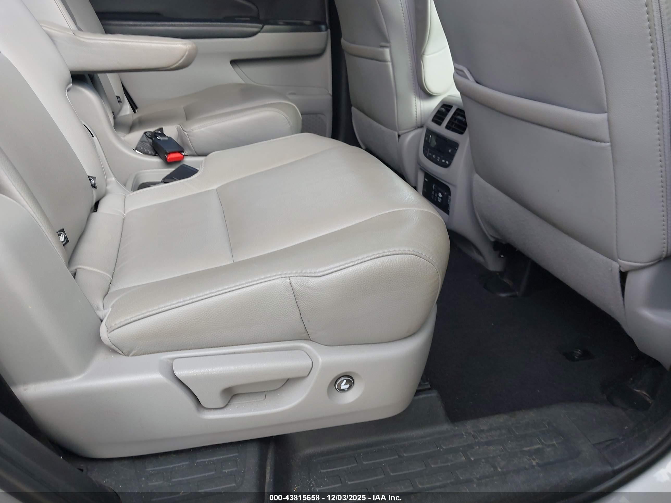 HONDA PILOT image 8