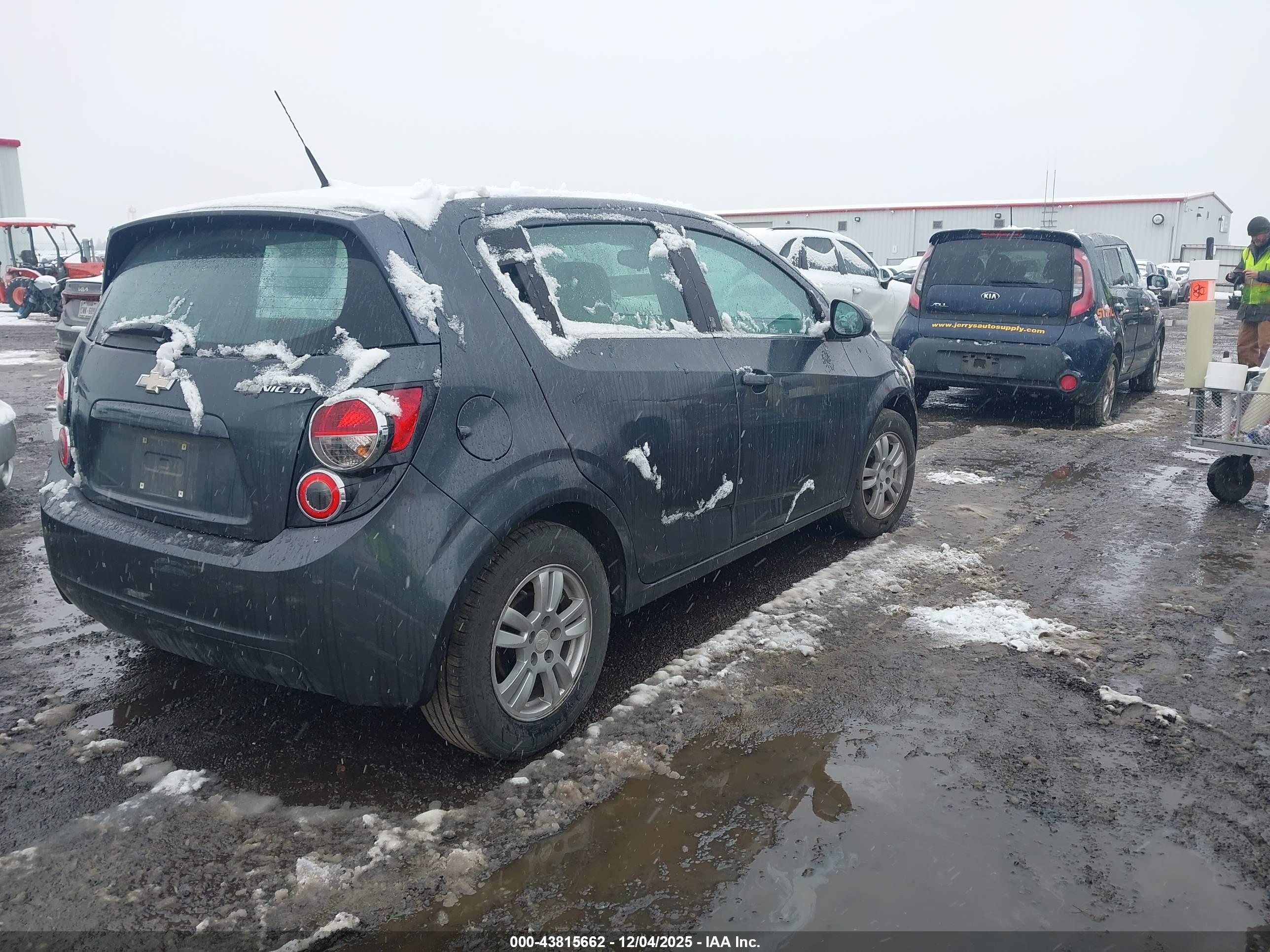 CHEVROLET SONIC image 4