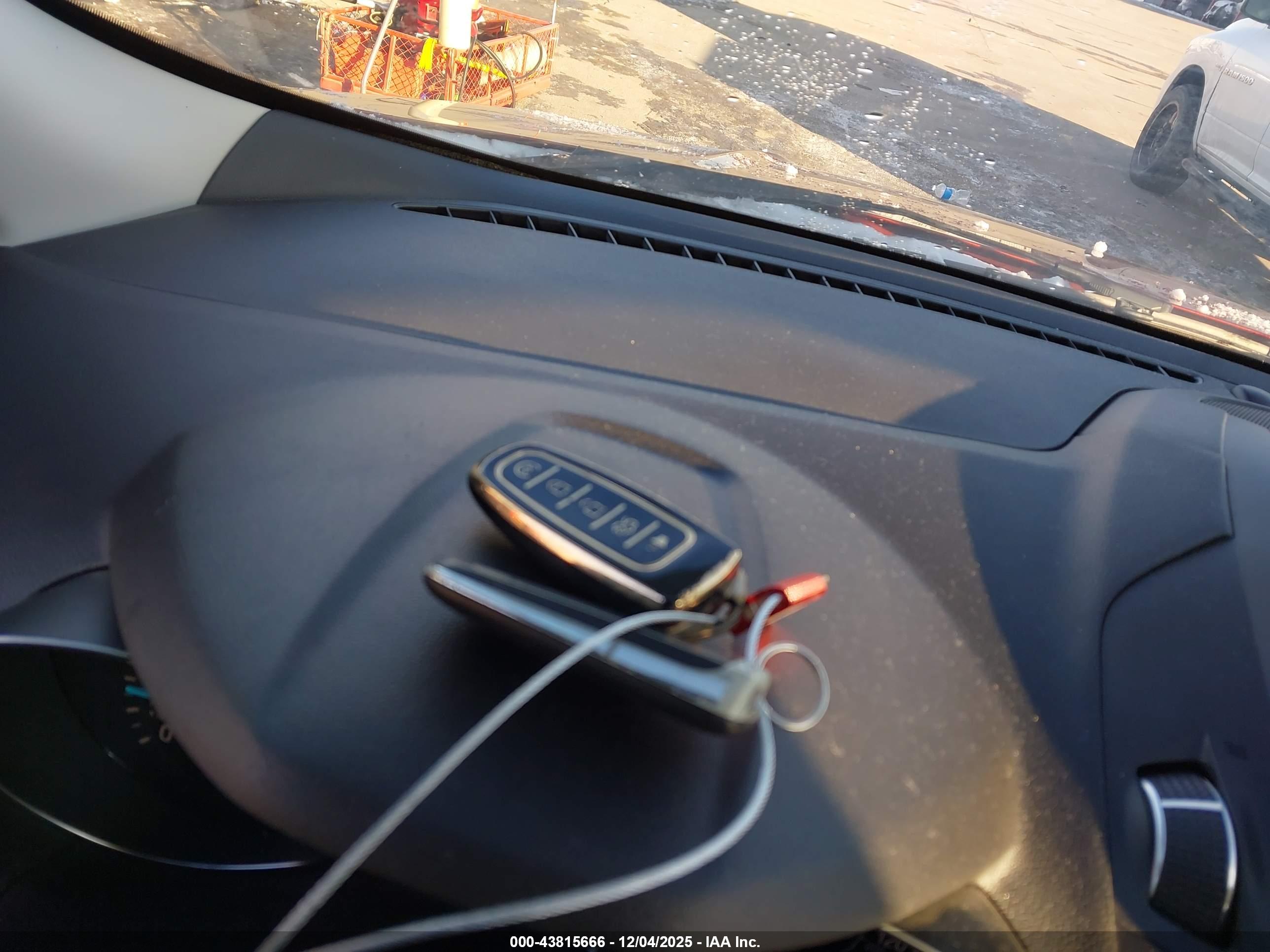 FORD ESCAPE image 11