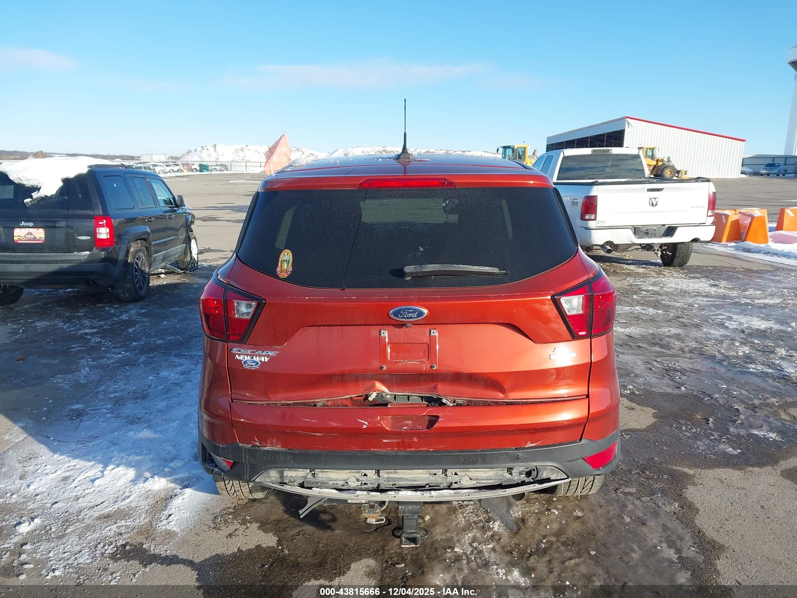FORD ESCAPE image 6