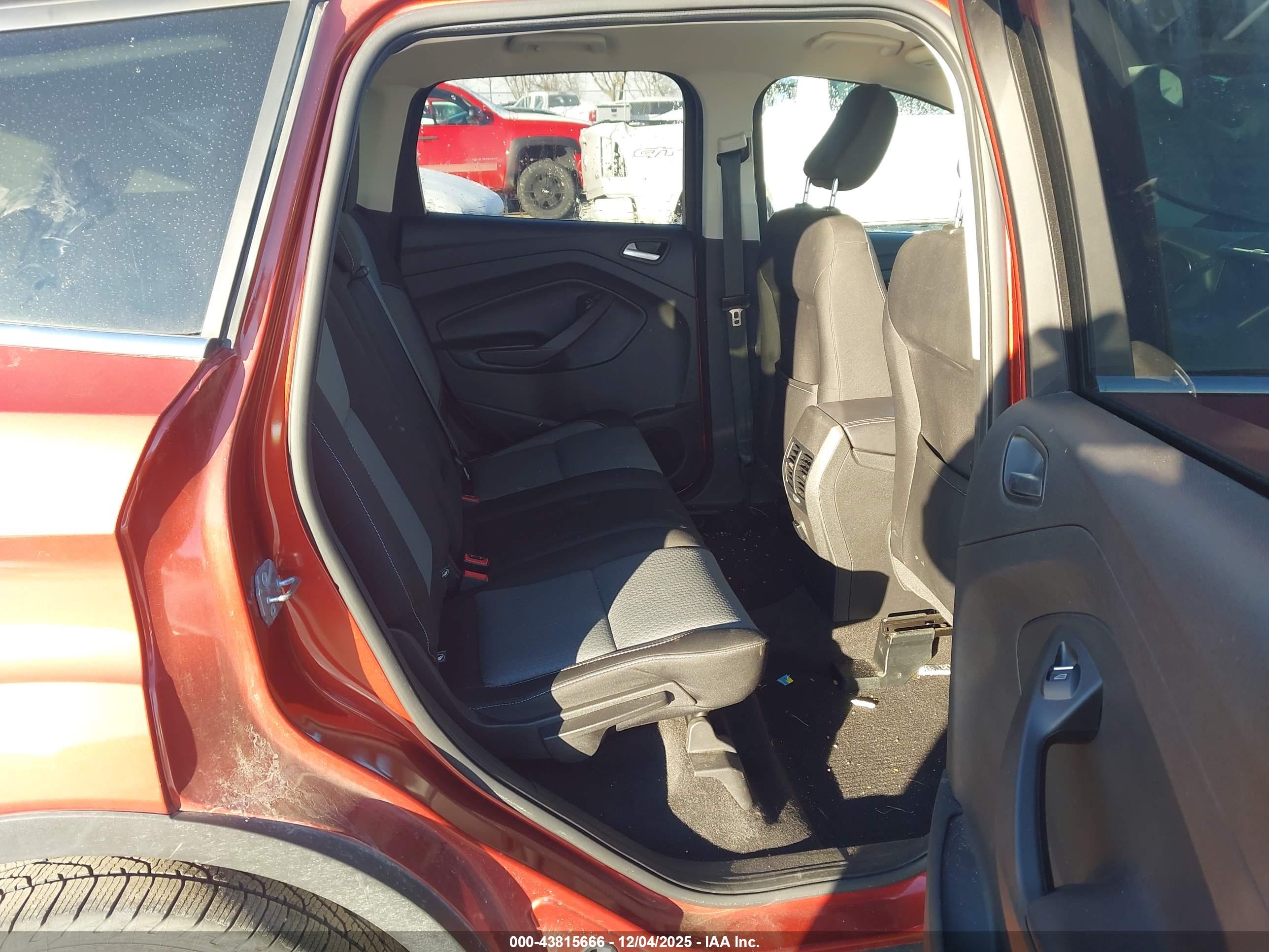 FORD ESCAPE image 8
