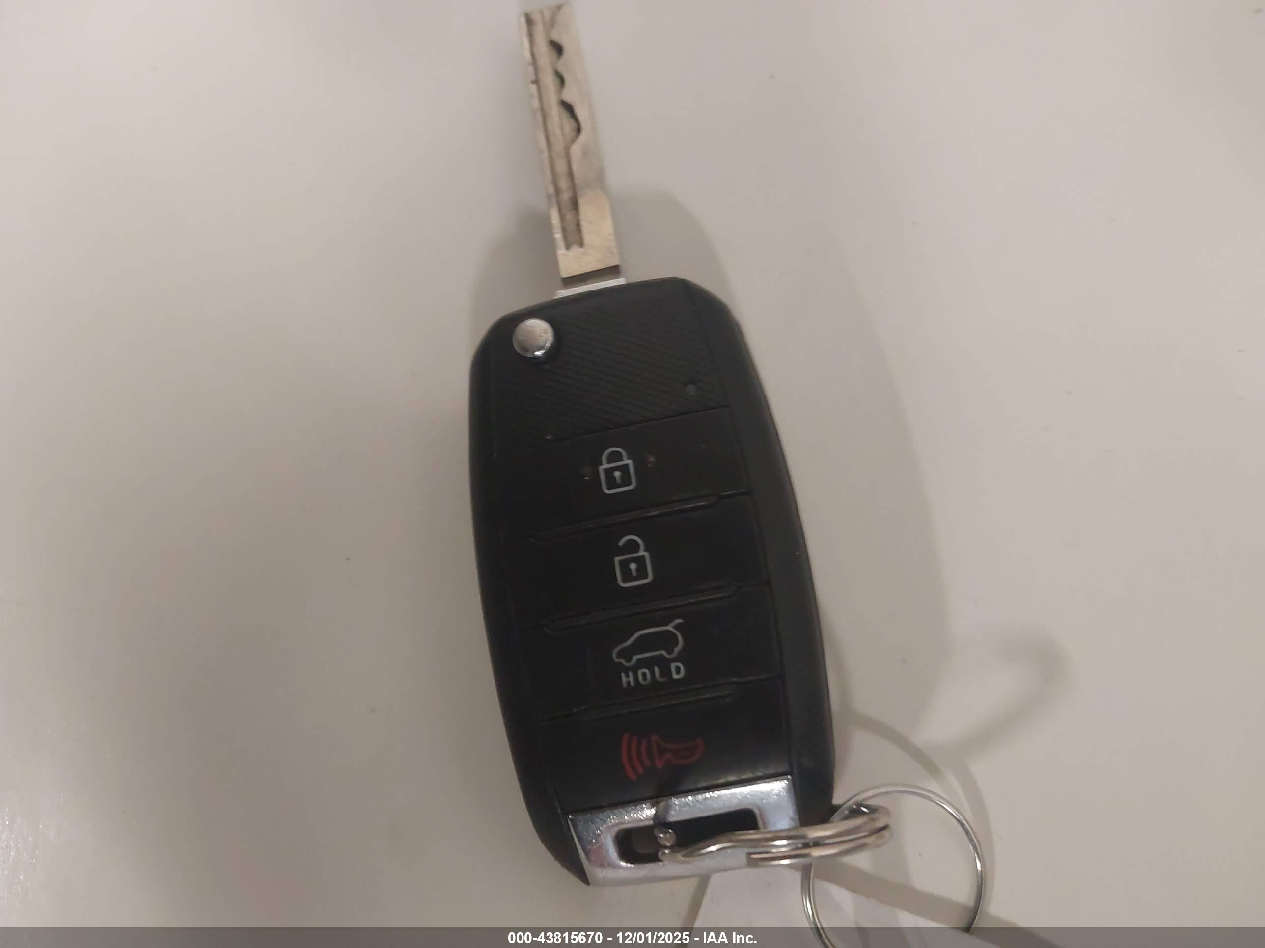 KIA SORENTO image 11