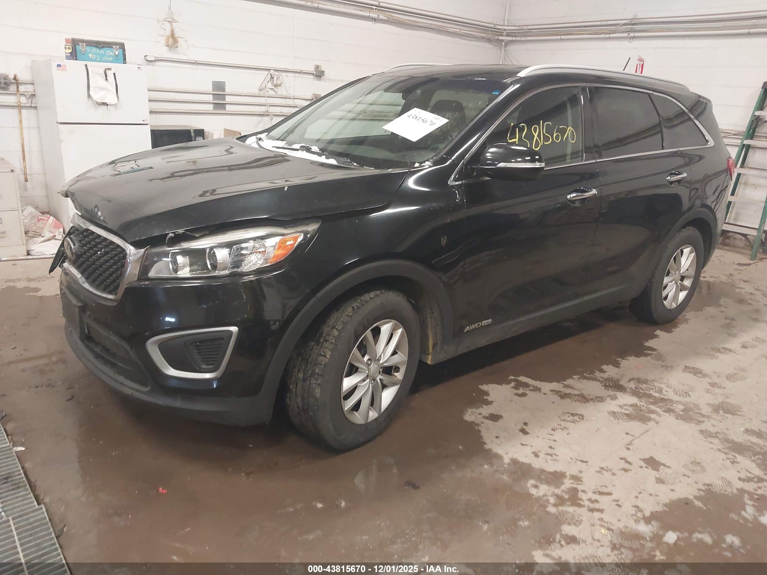 KIA SORENTO image 2