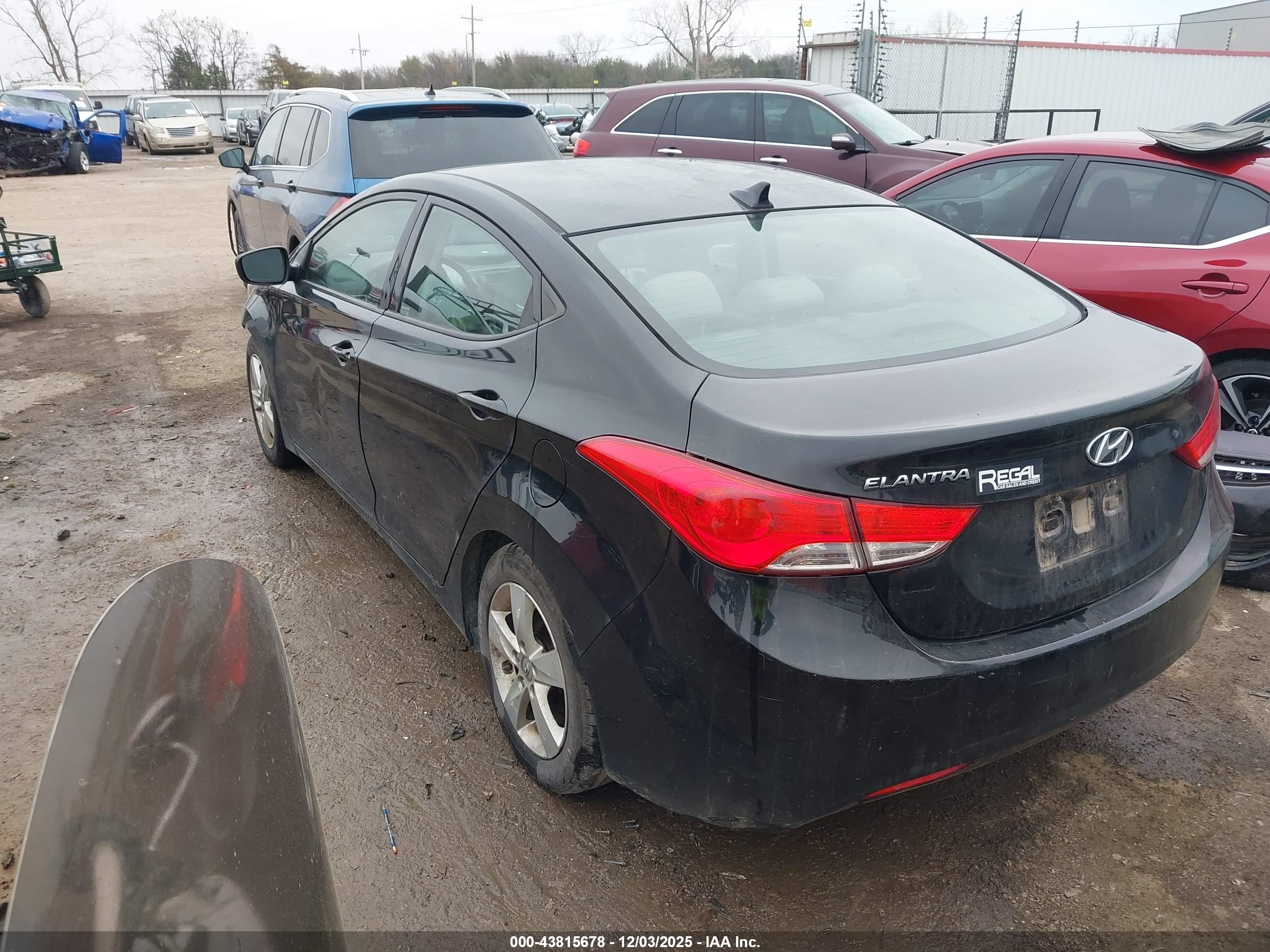 HYUNDAI ELANTRA image 3