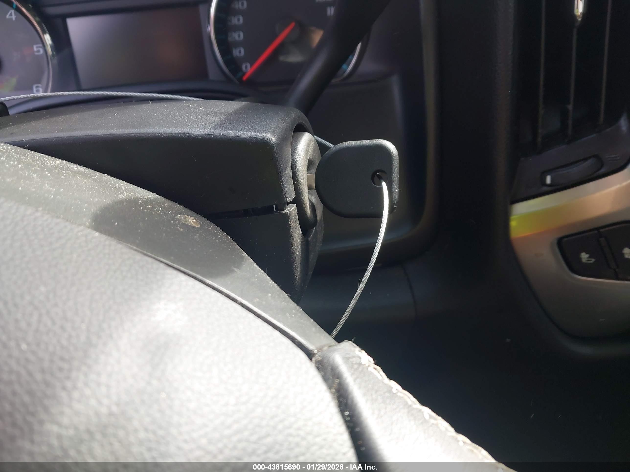 CHEVROLET SILVERADO image 11