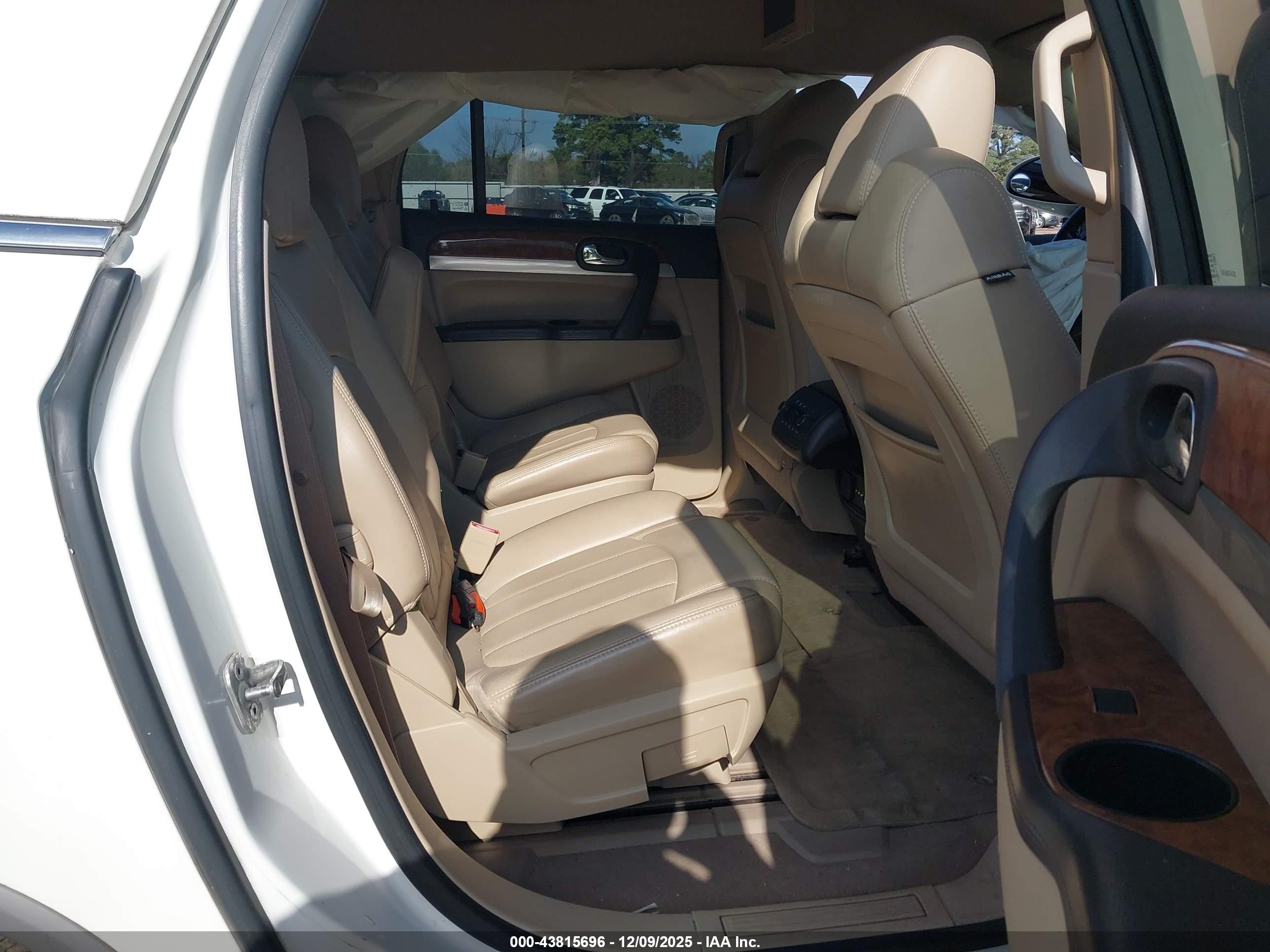 BUICK ENCLAVE image 8
