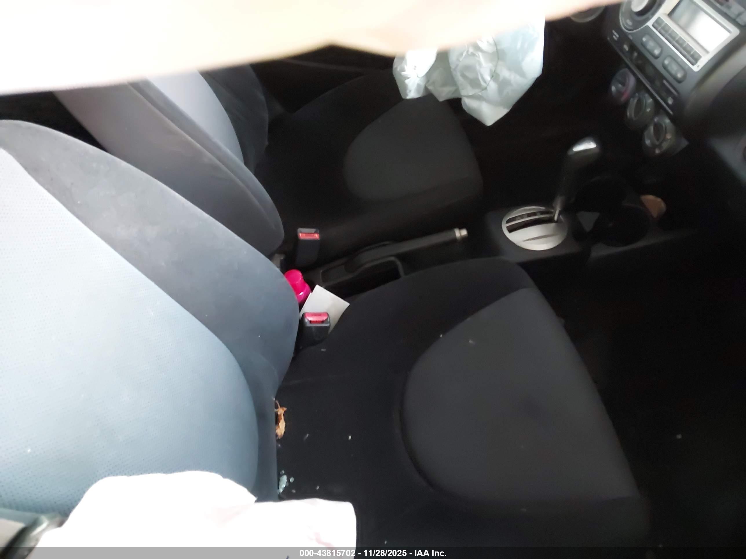 HONDA FIT image 5