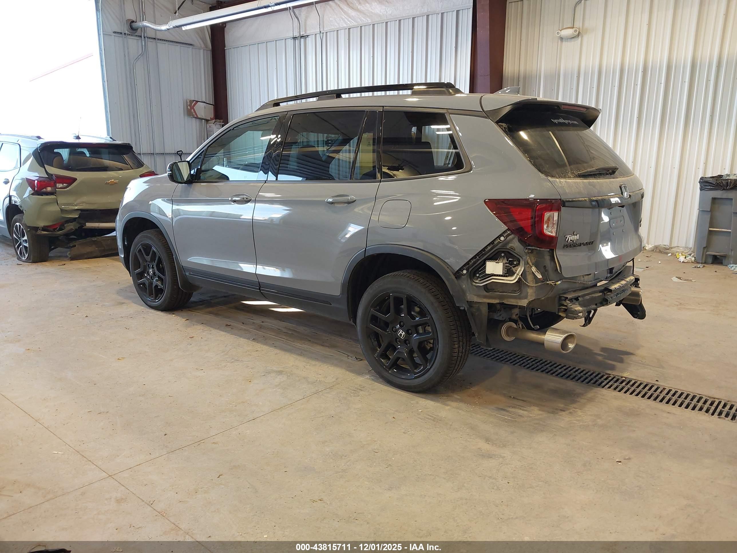 HONDA PASSPORT image 3