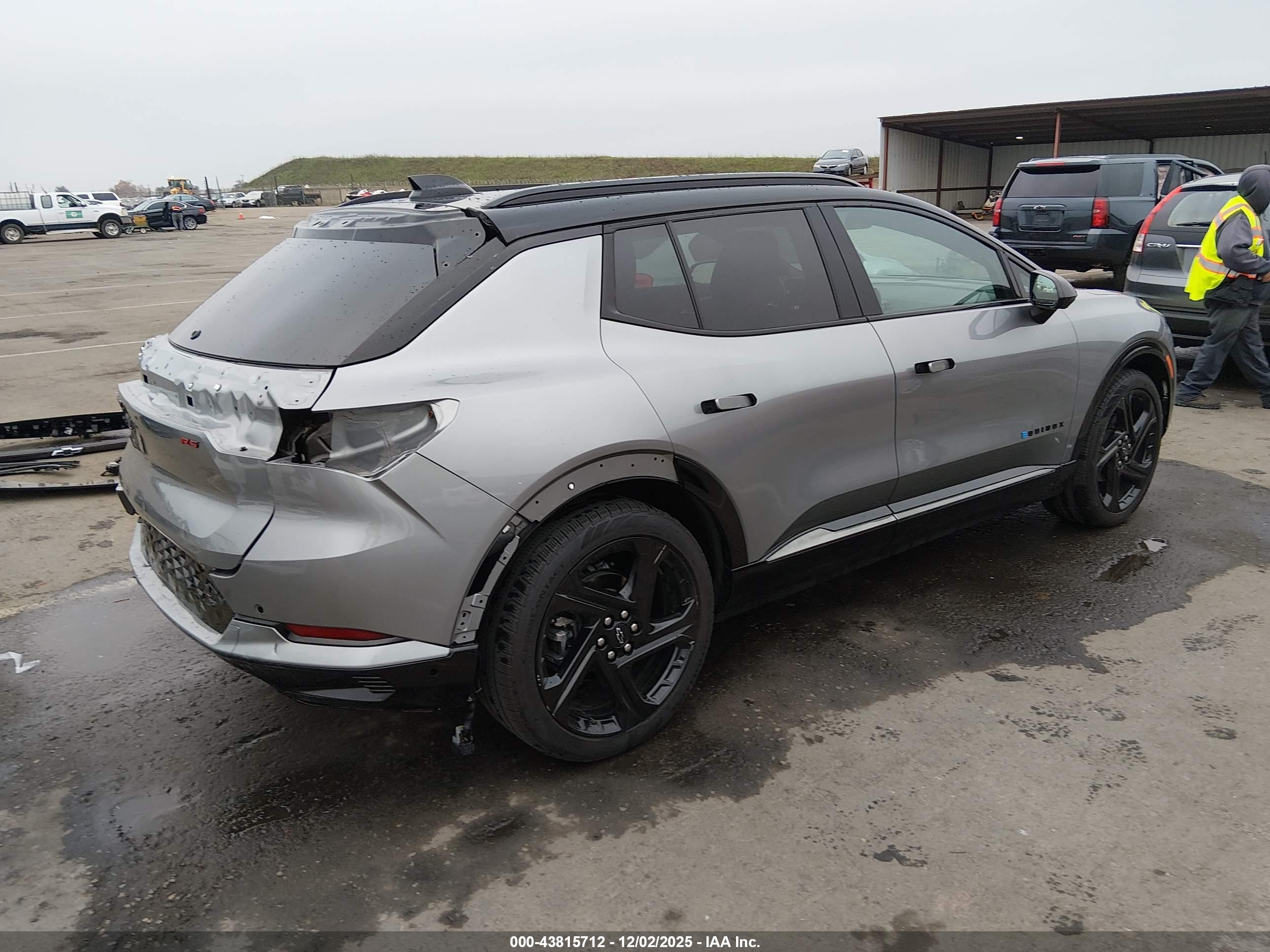 CHEVROLET EQUINOX image 4