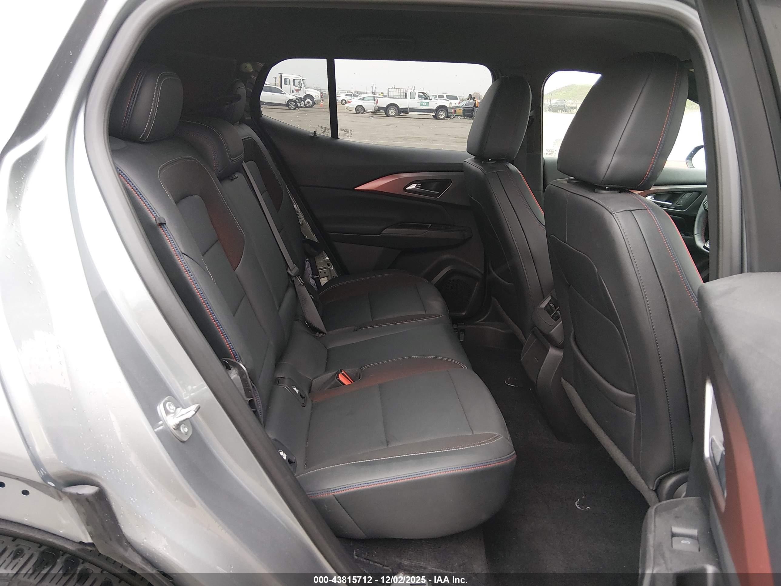CHEVROLET EQUINOX image 8