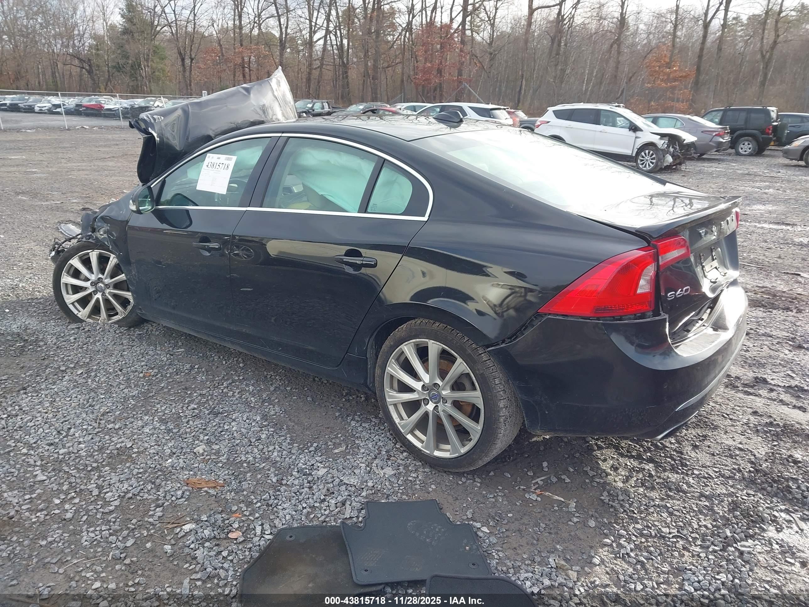 VOLVO S60 image 3