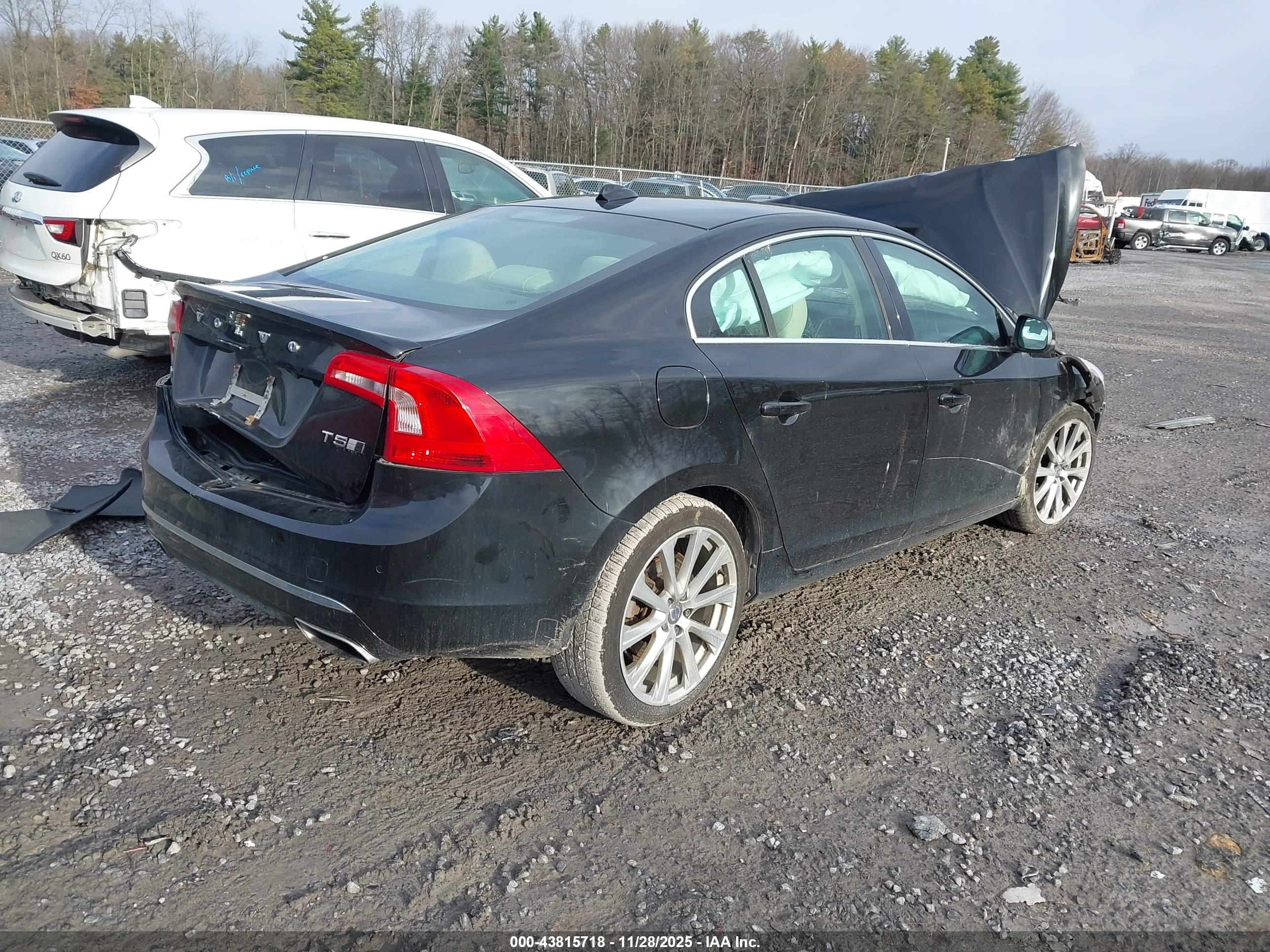 VOLVO S60 image 4
