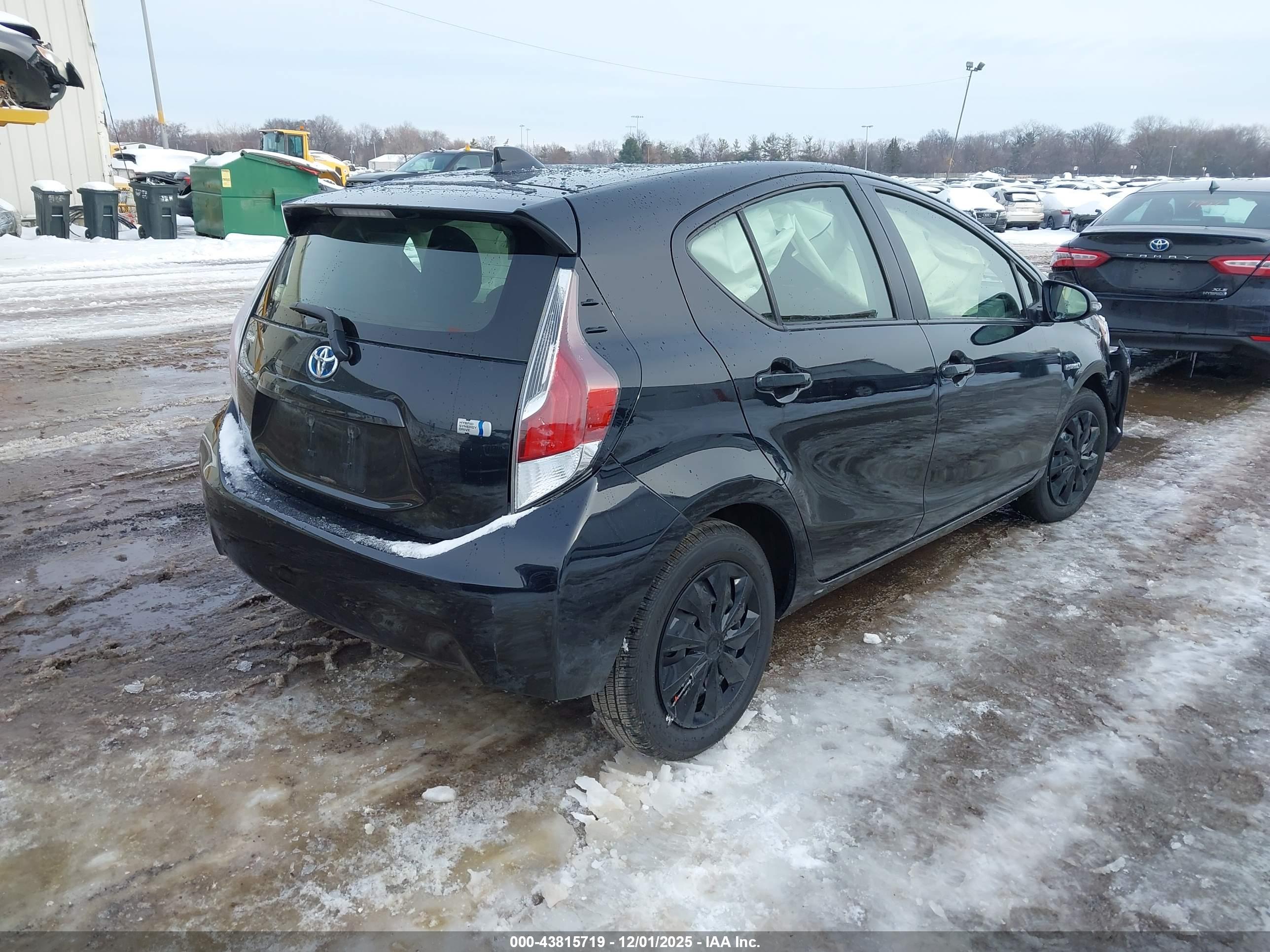 TOYOTA PRIUS image 4