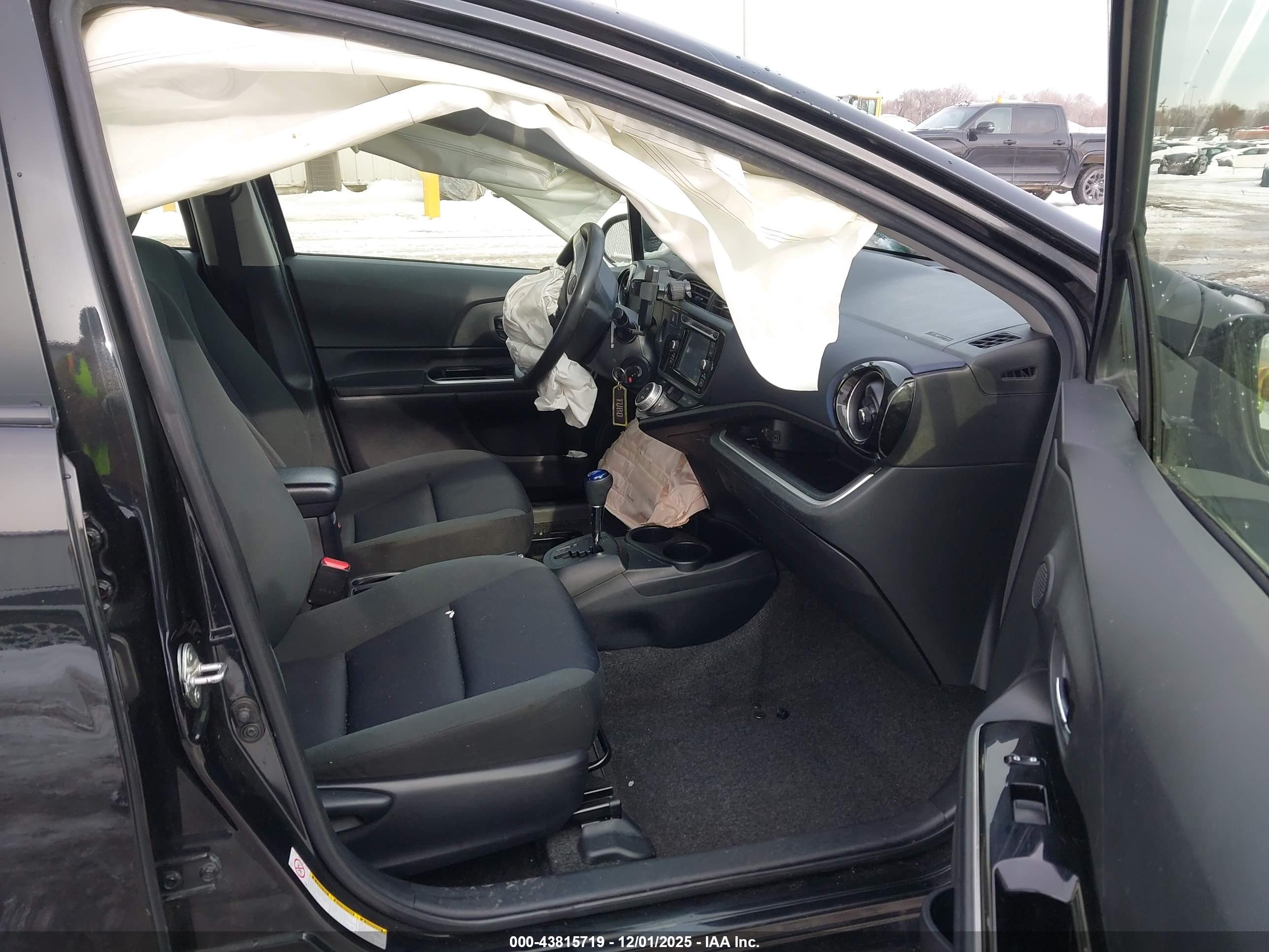 TOYOTA PRIUS image 5