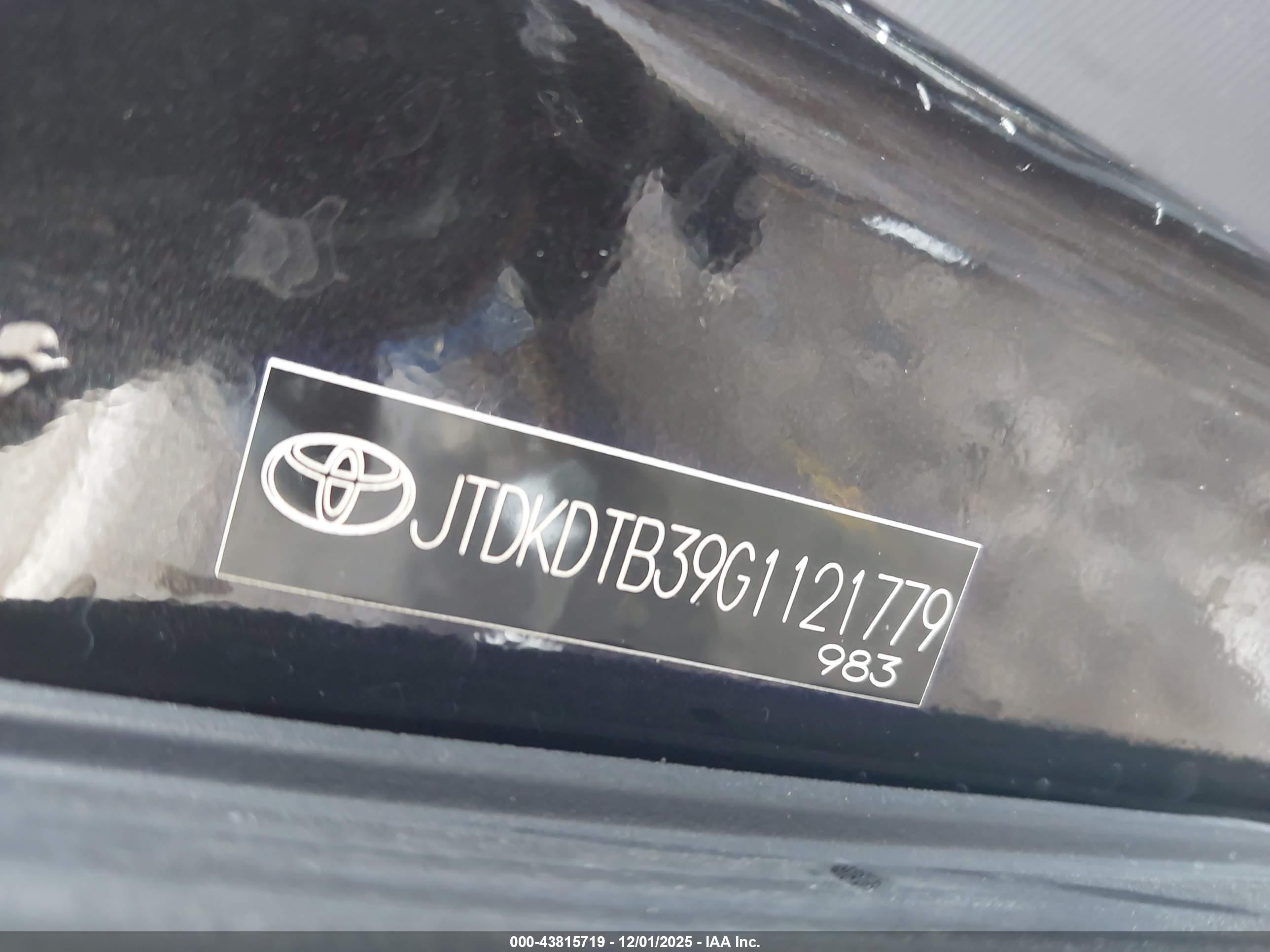 TOYOTA PRIUS image 9