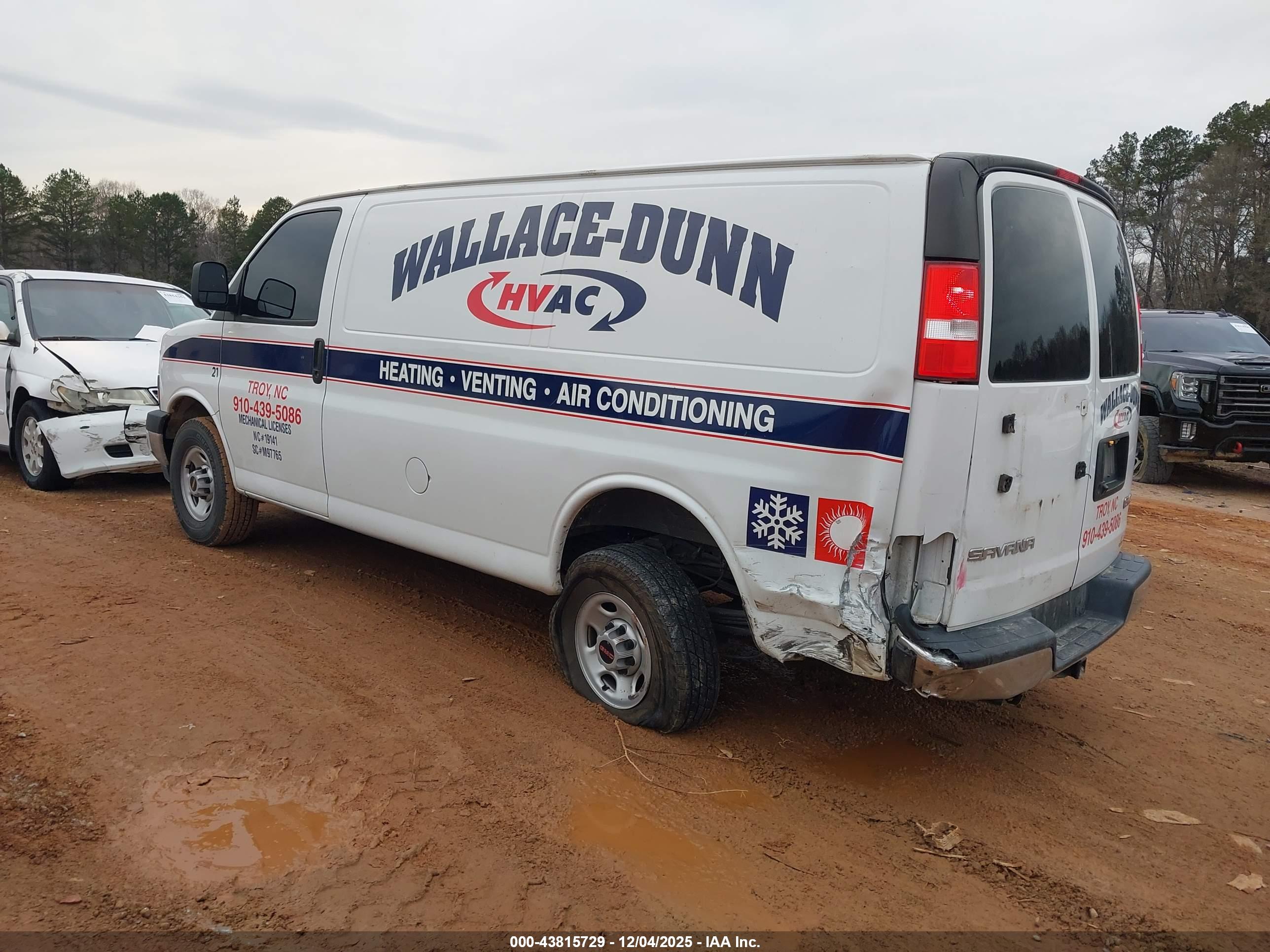 GMC SAVANA image 3