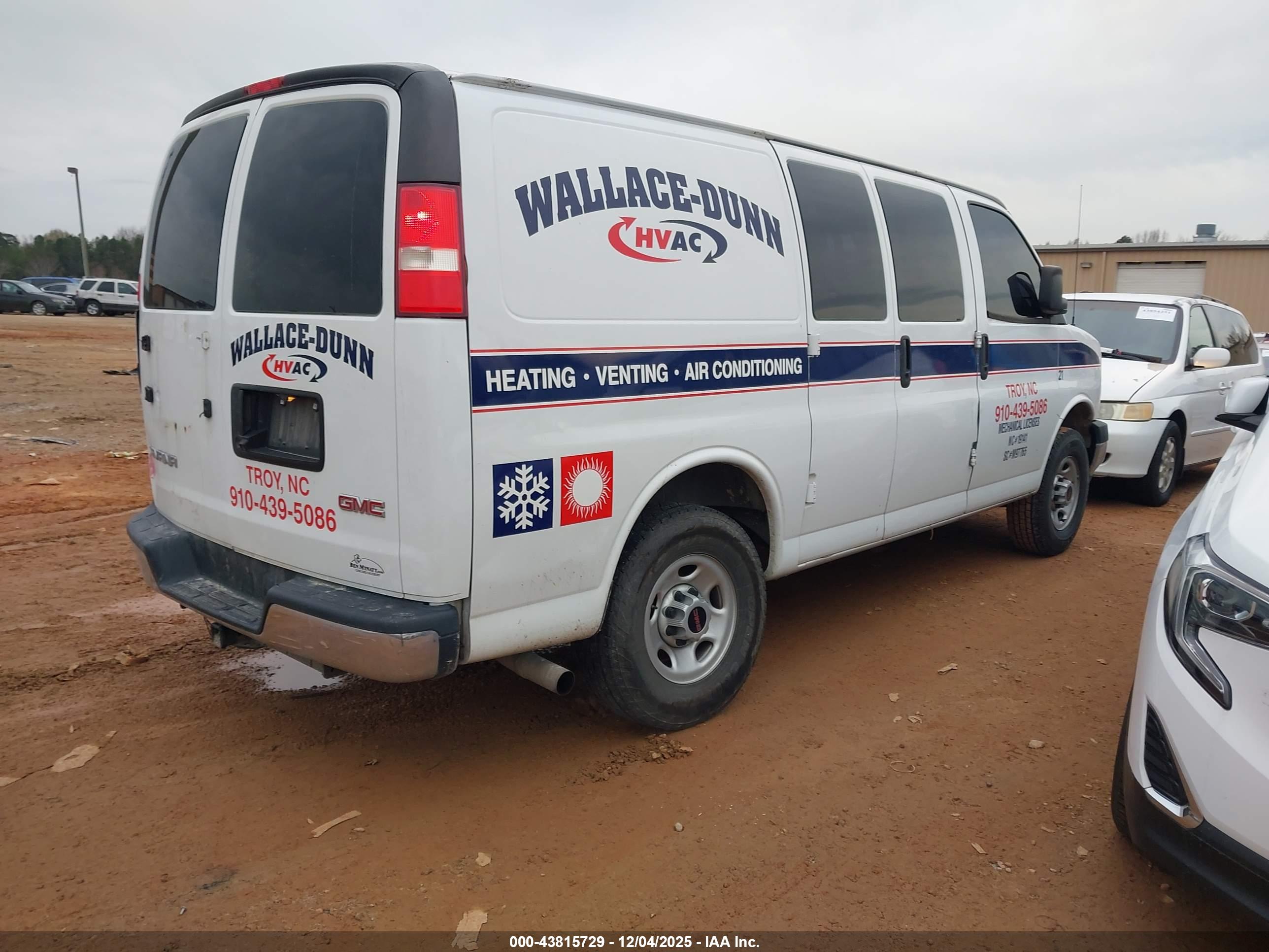 GMC SAVANA image 4