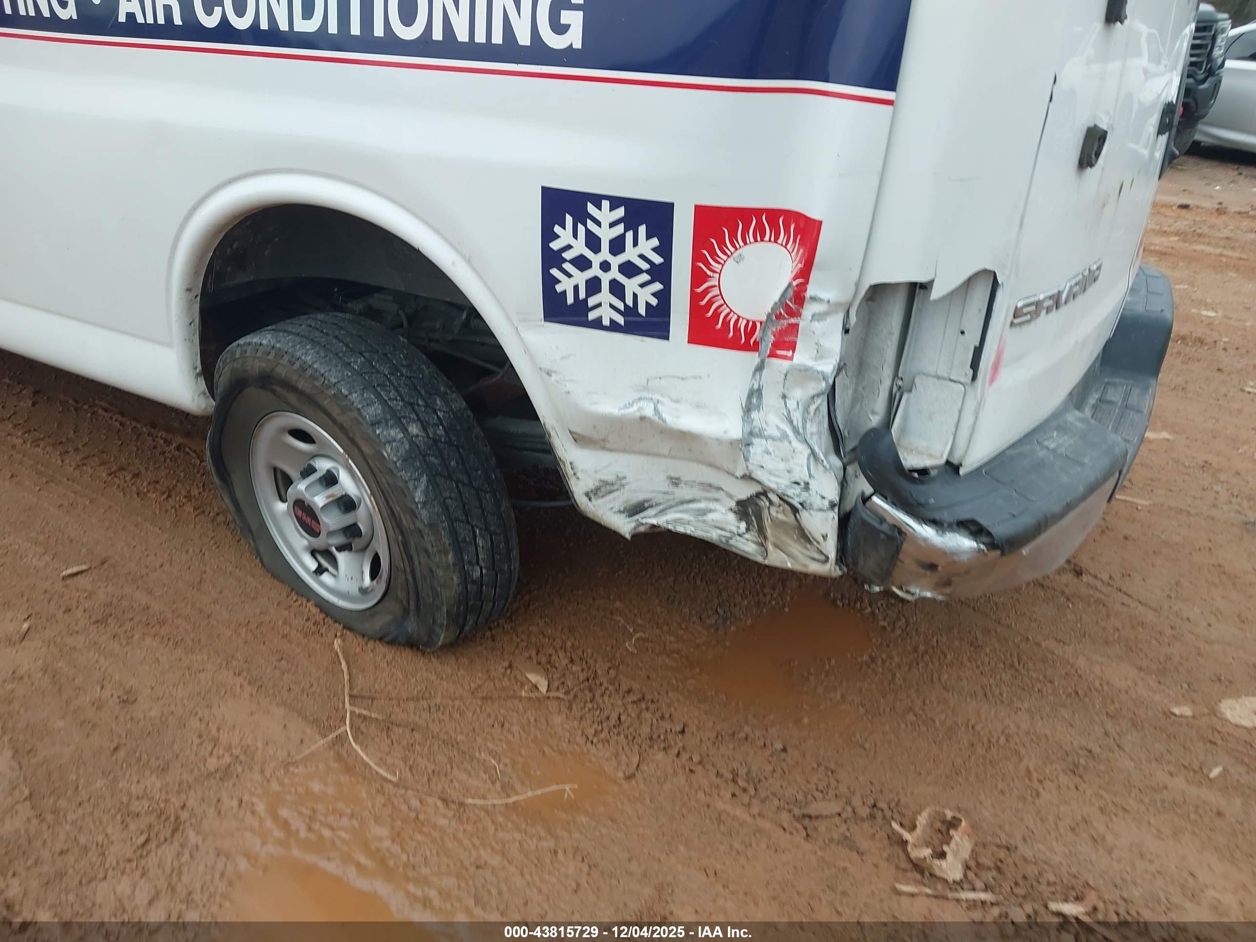 GMC SAVANA image 6